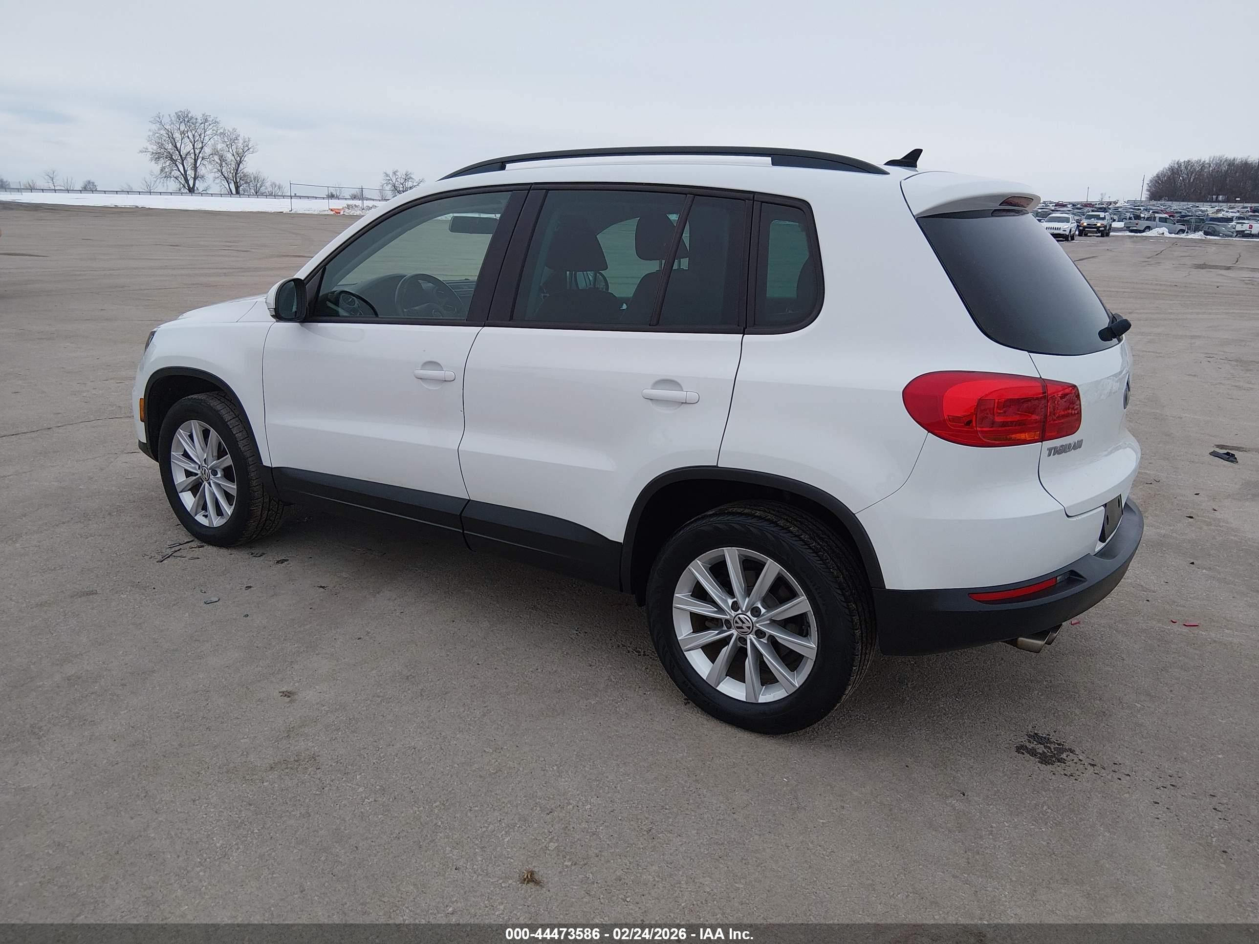 VOLKSWAGEN TIGUAN image 3