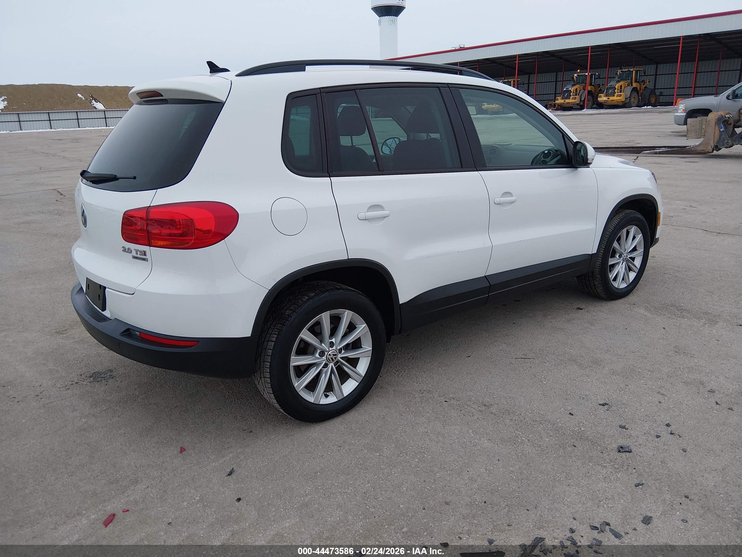 VOLKSWAGEN TIGUAN image 4