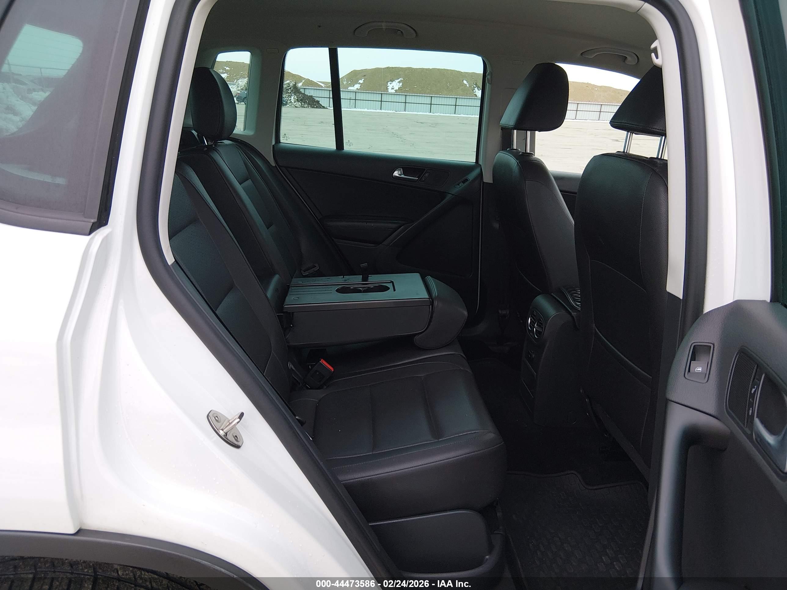 VOLKSWAGEN TIGUAN image 8