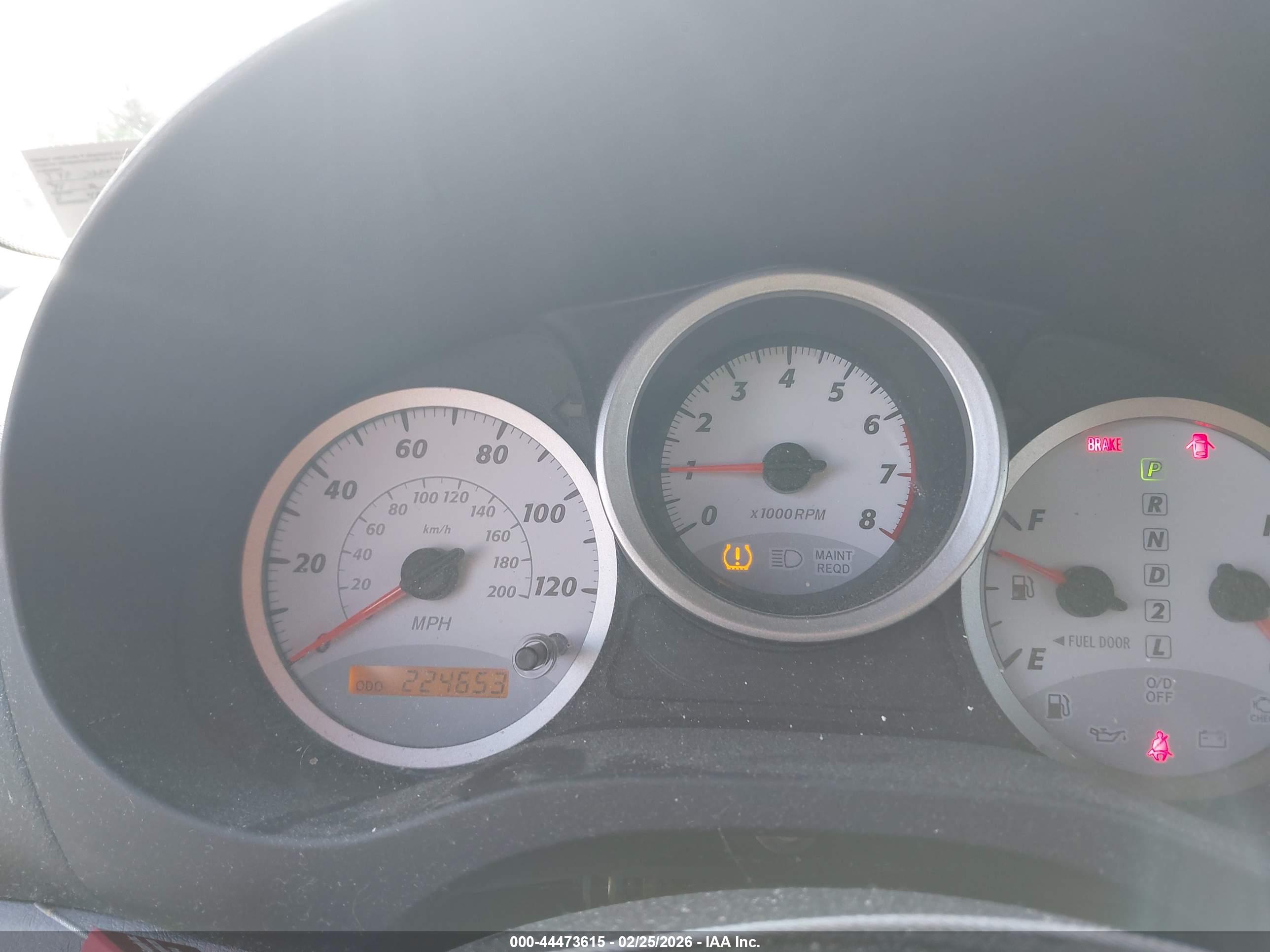 TOYOTA RAV4 image 7