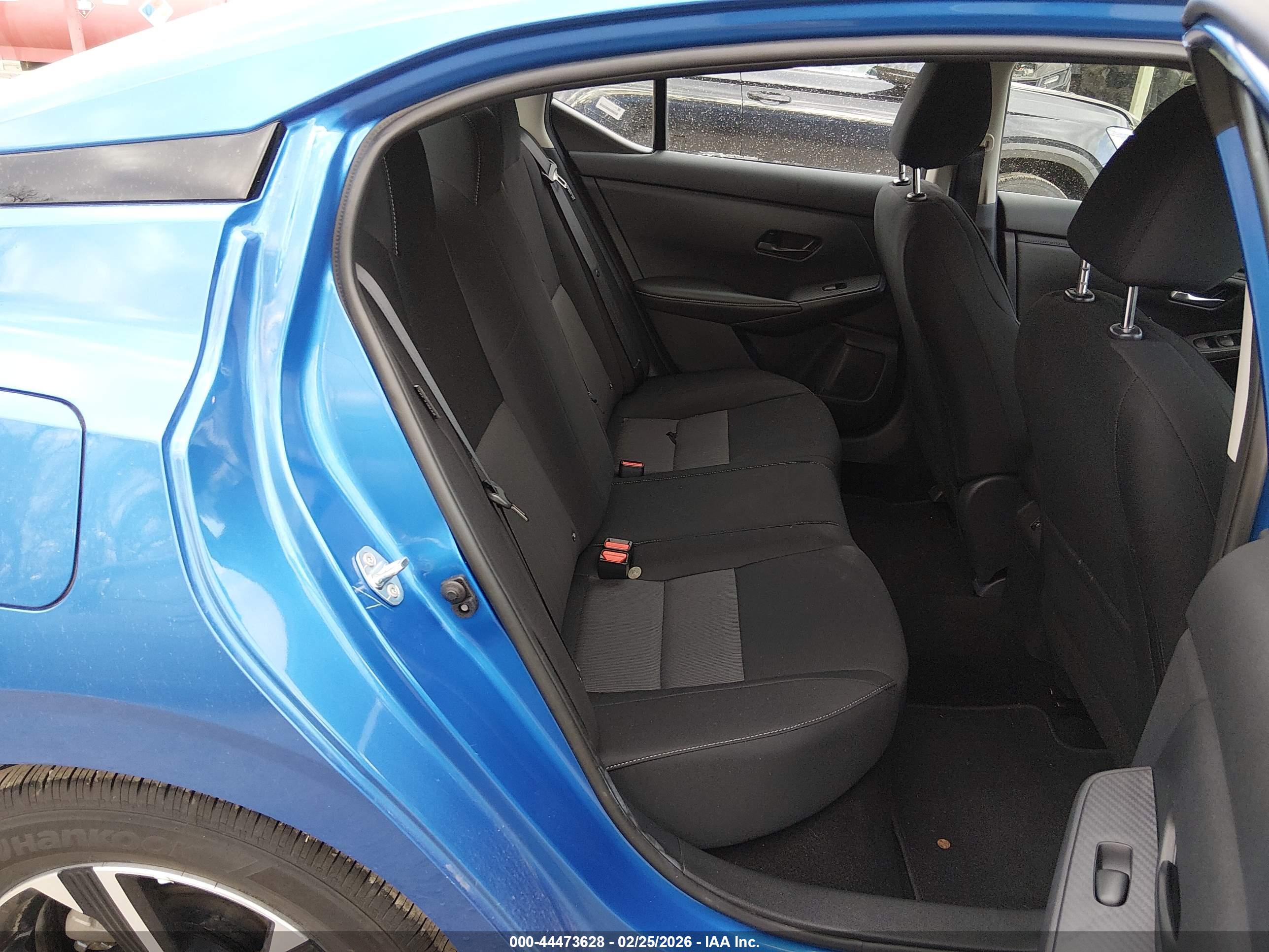 NISSAN SENTRA image 8