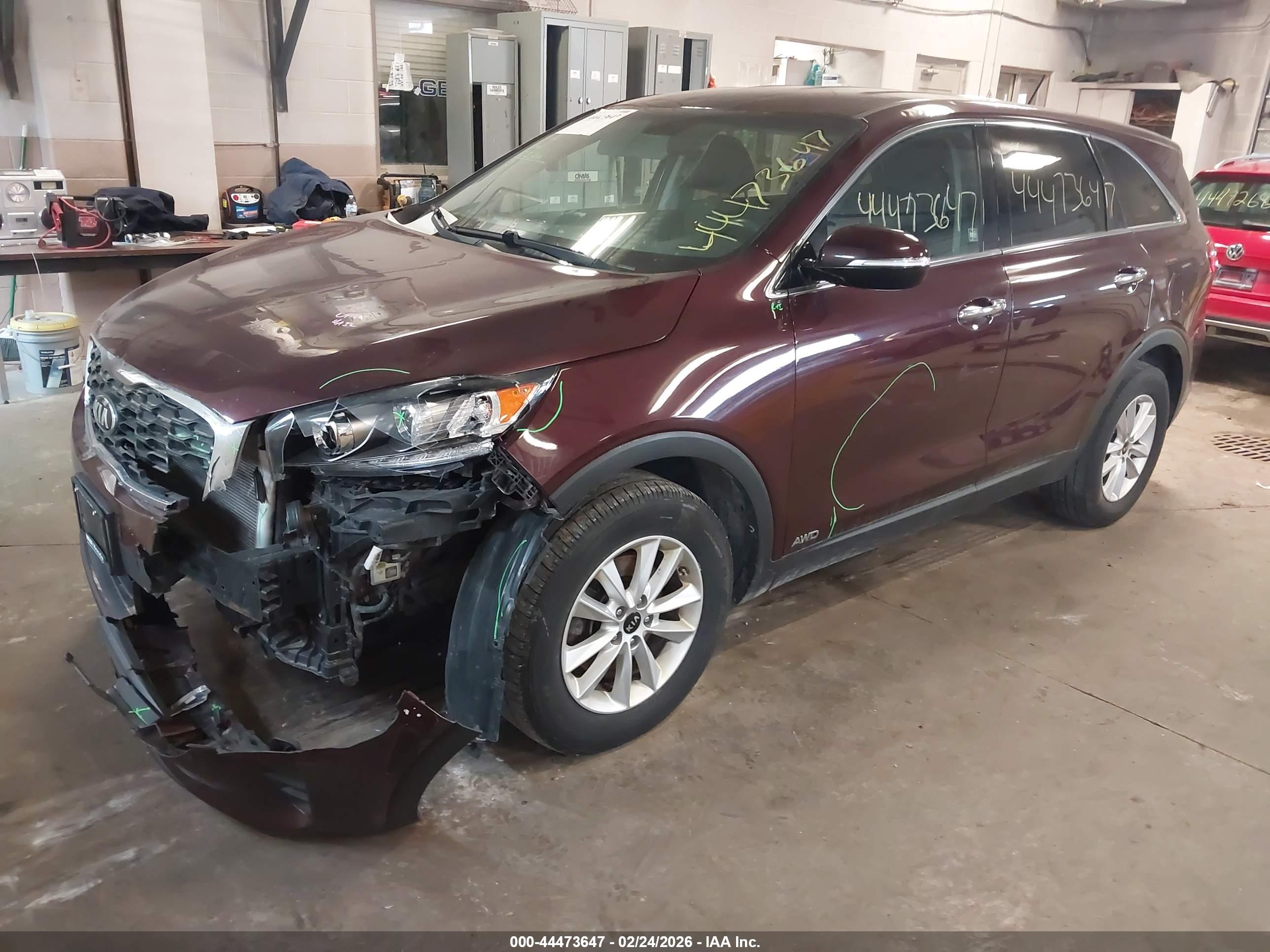 KIA SORENTO image 2