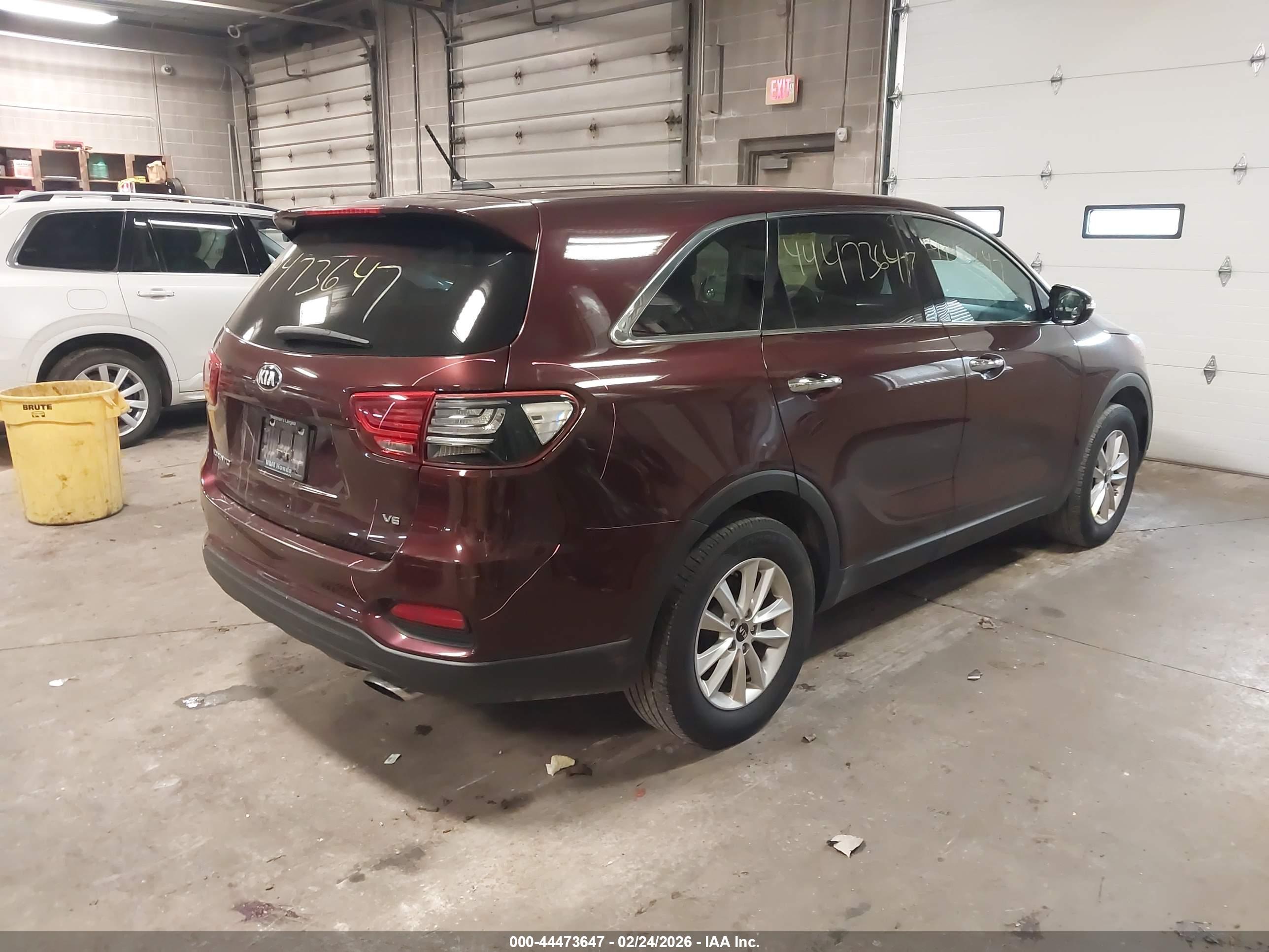 KIA SORENTO image 4