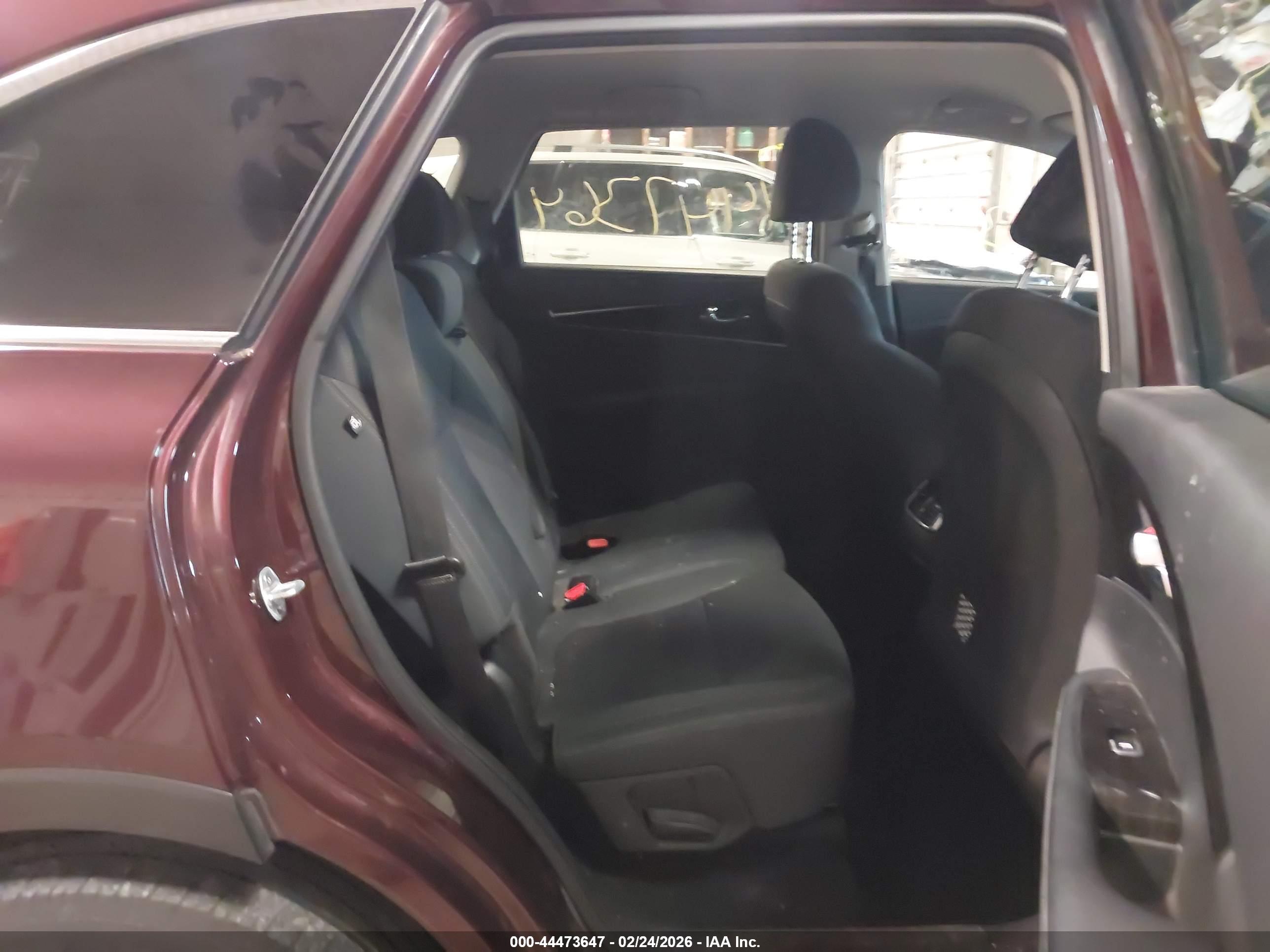 KIA SORENTO image 8