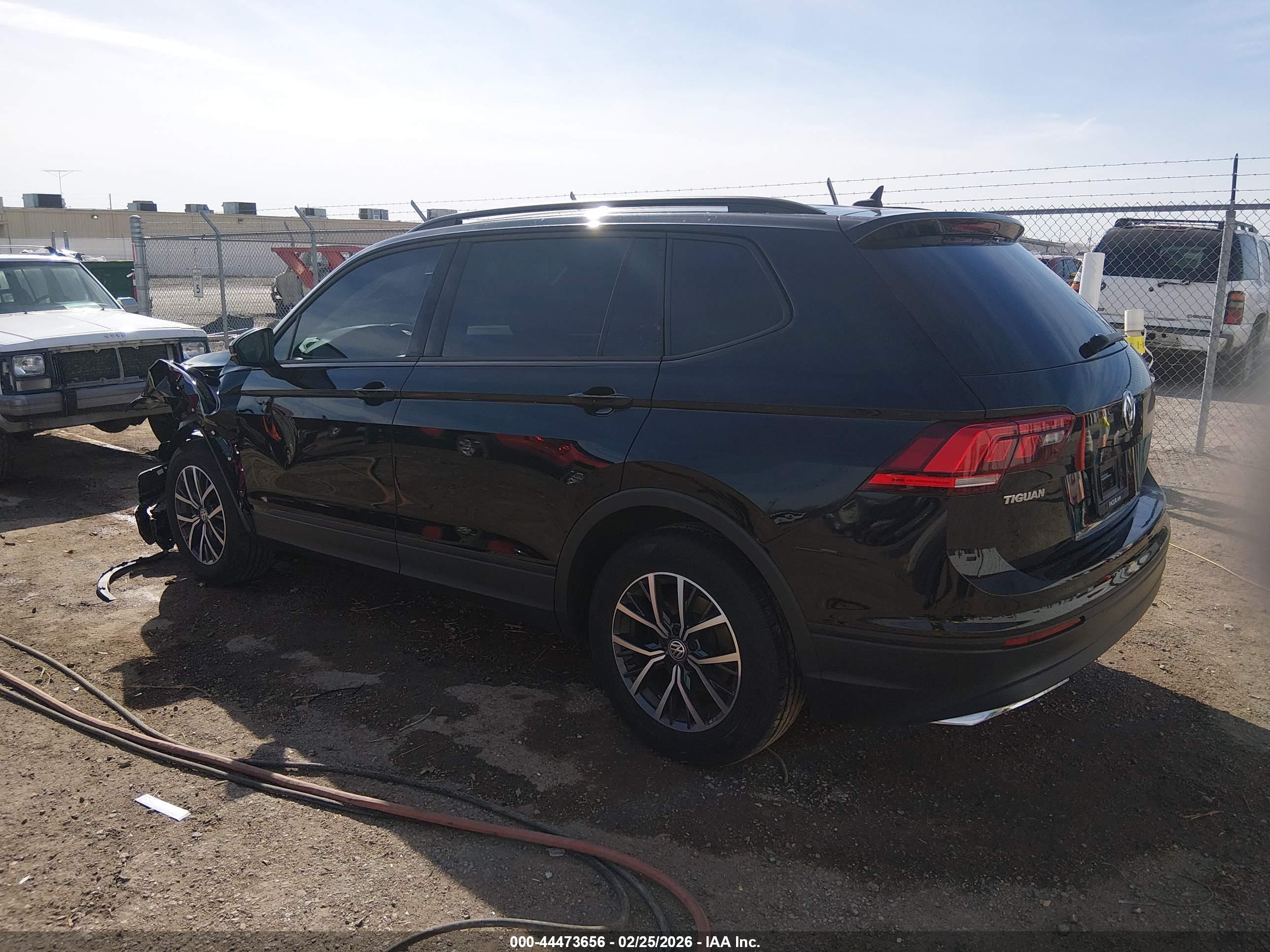 VOLKSWAGEN TIGUAN image 3