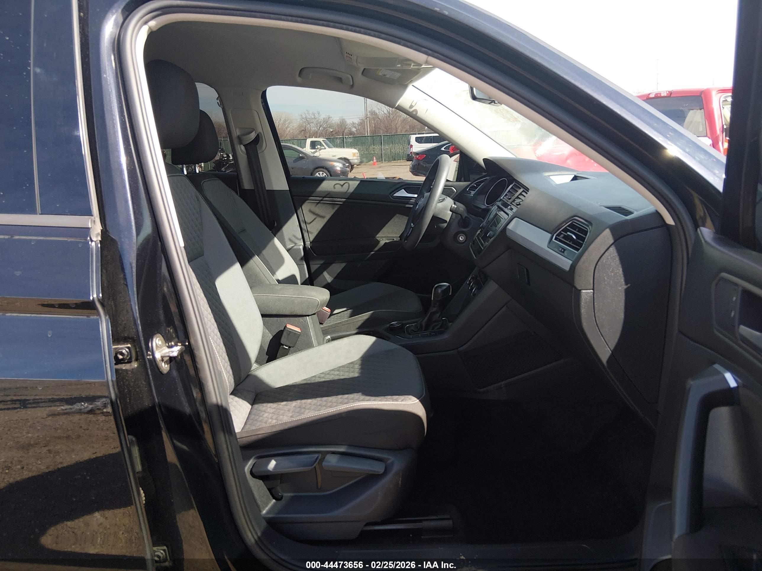 VOLKSWAGEN TIGUAN image 5