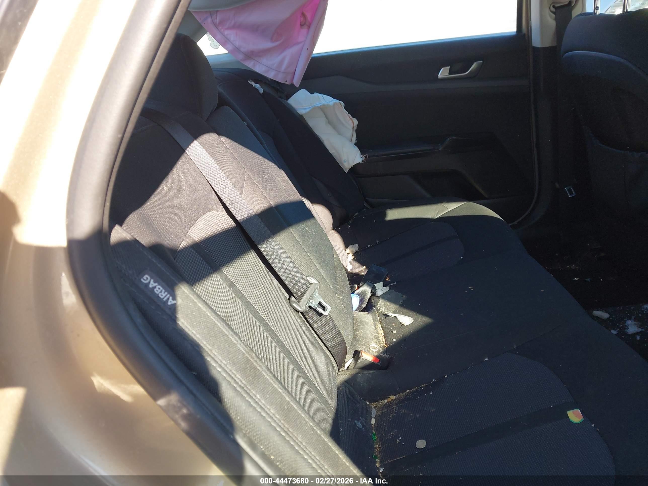 KIA K5 image 8