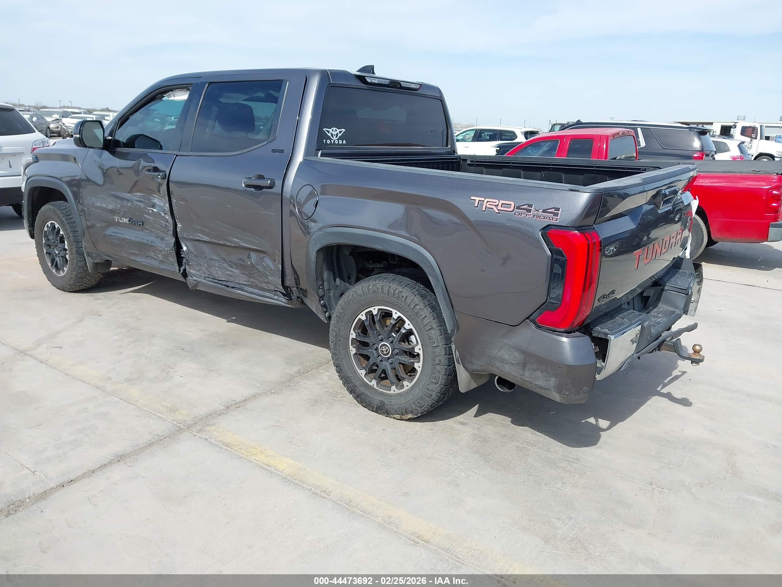 TOYOTA TUNDRA image 3