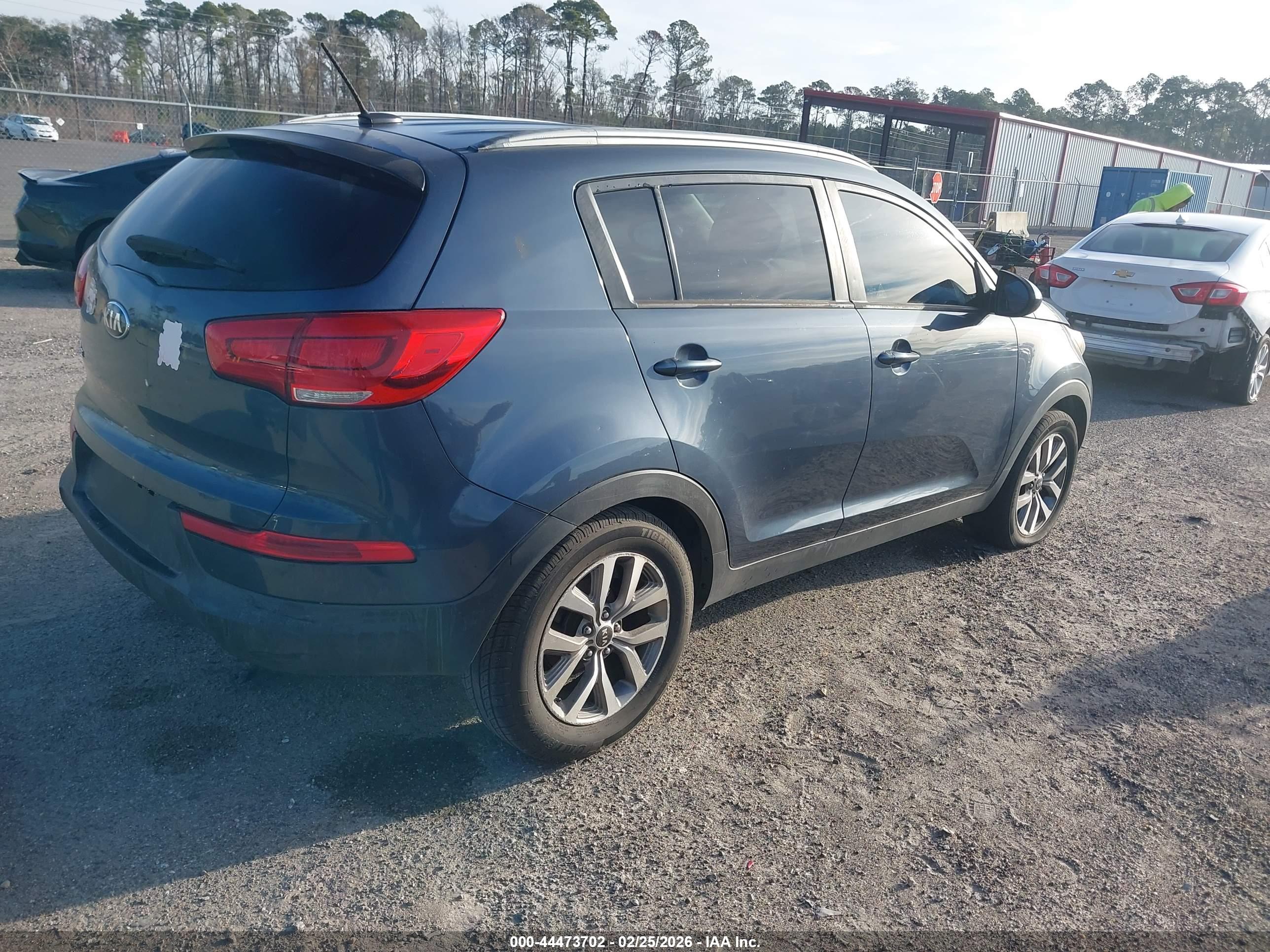 KIA SPORTAGE image 4