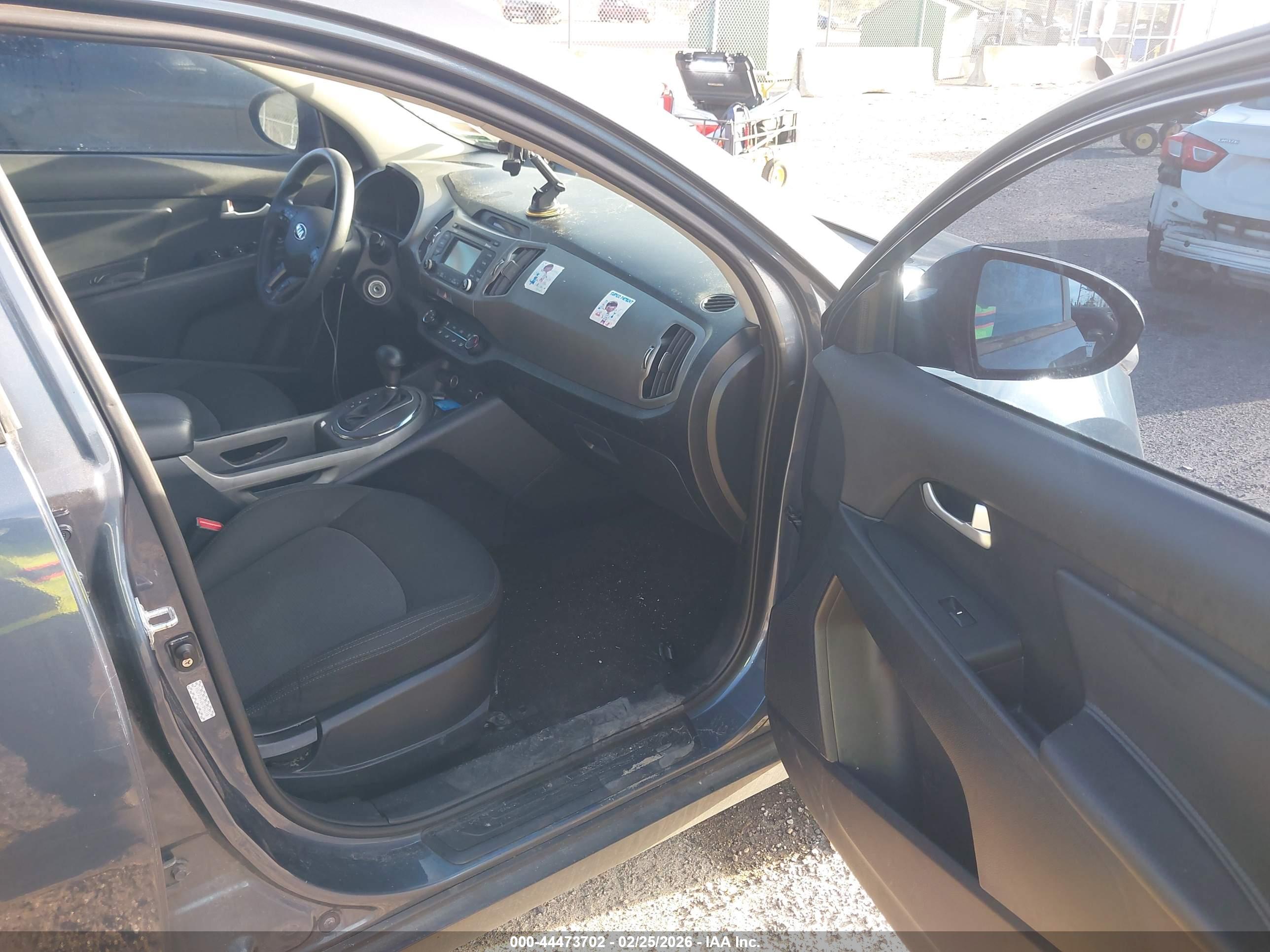 KIA SPORTAGE image 5