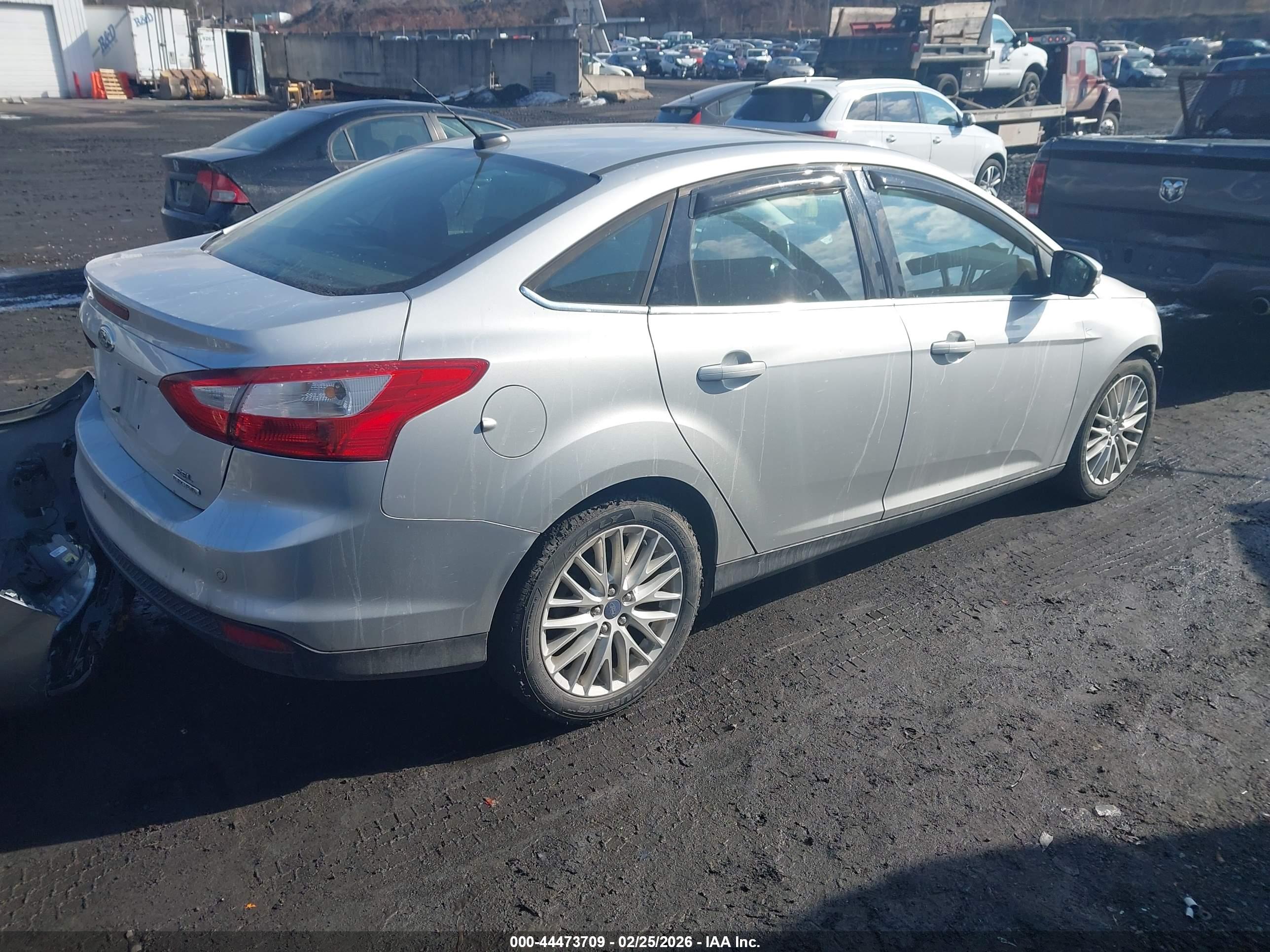FORD FOCUS image 4