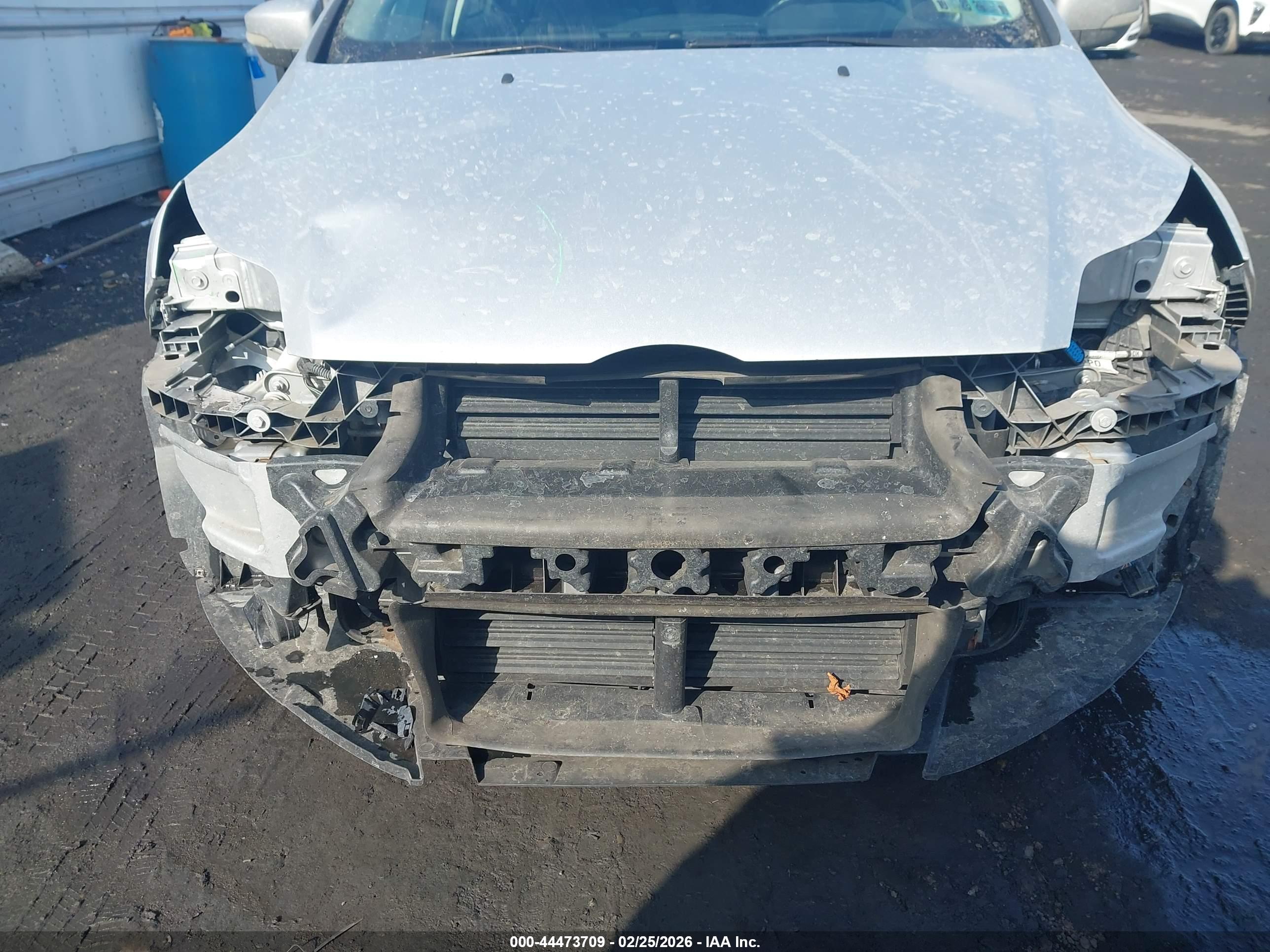 FORD FOCUS image 6