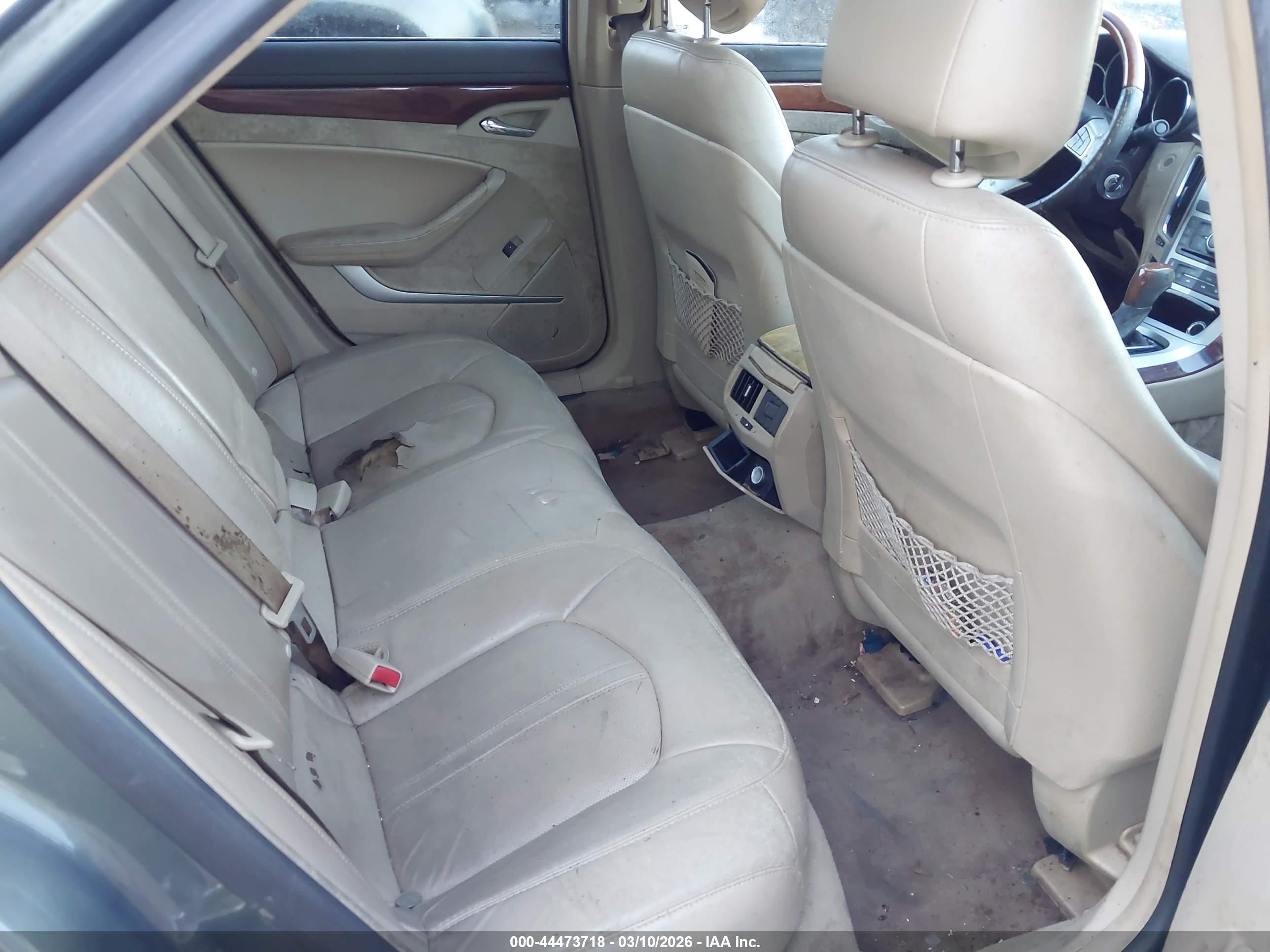 CADILLAC CTS image 8
