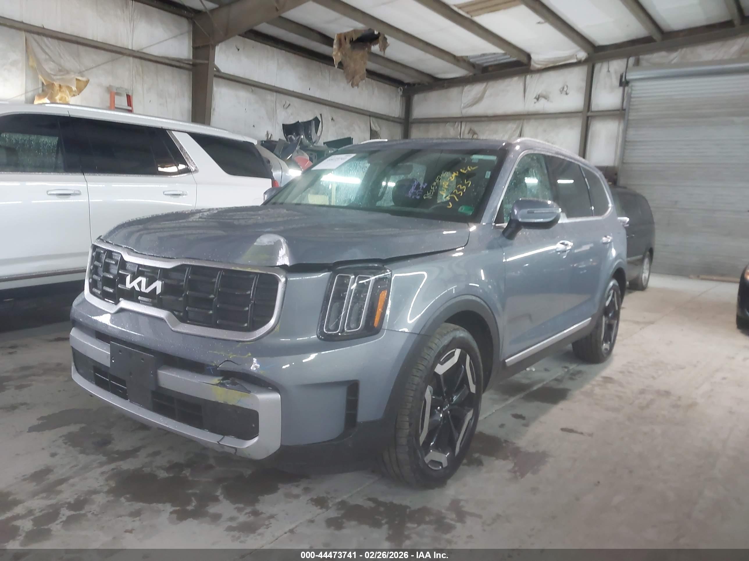 KIA TELLURIDE image 2