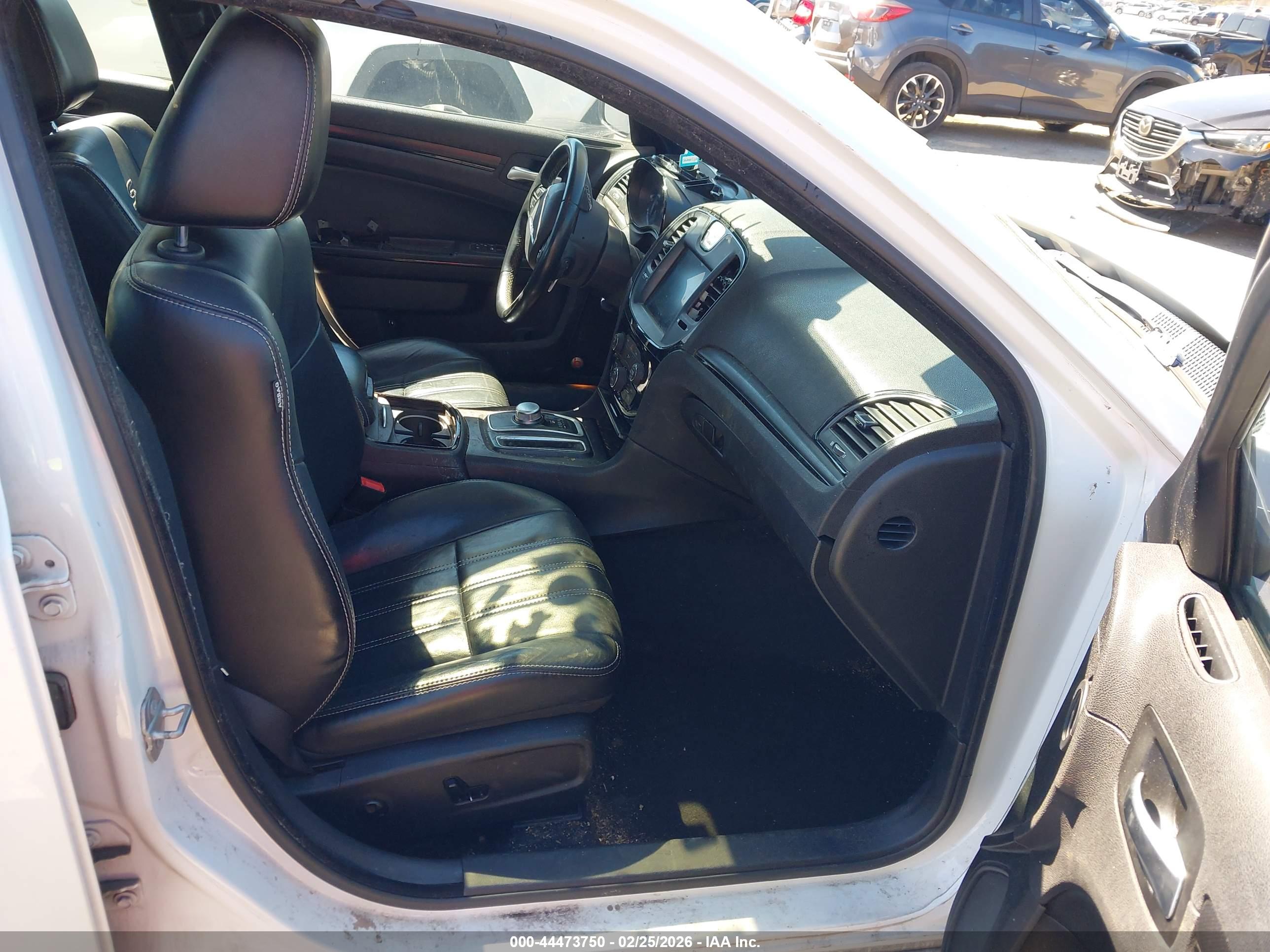 CHRYSLER 300 image 5