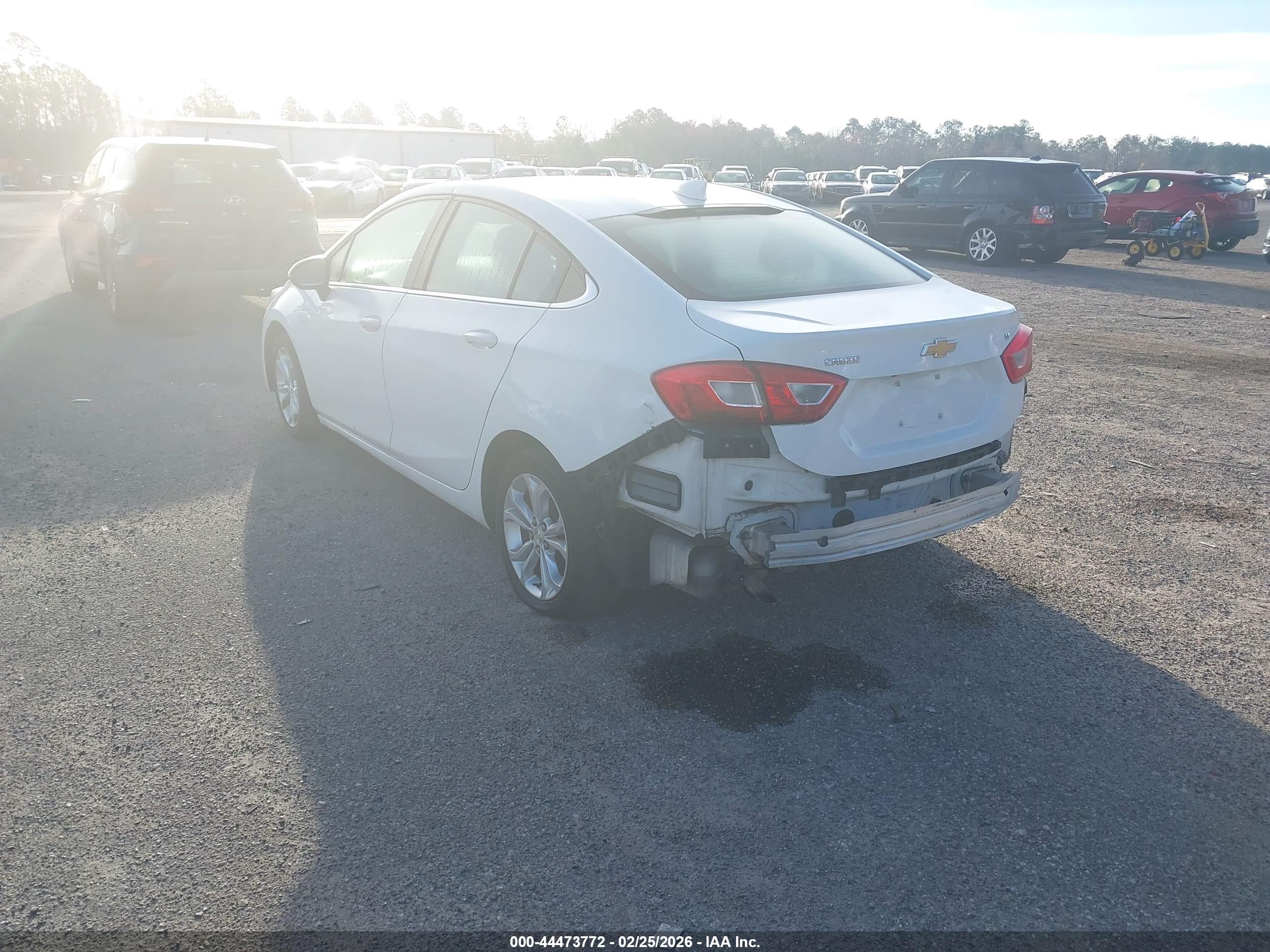 CHEVROLET CRUZE image 3