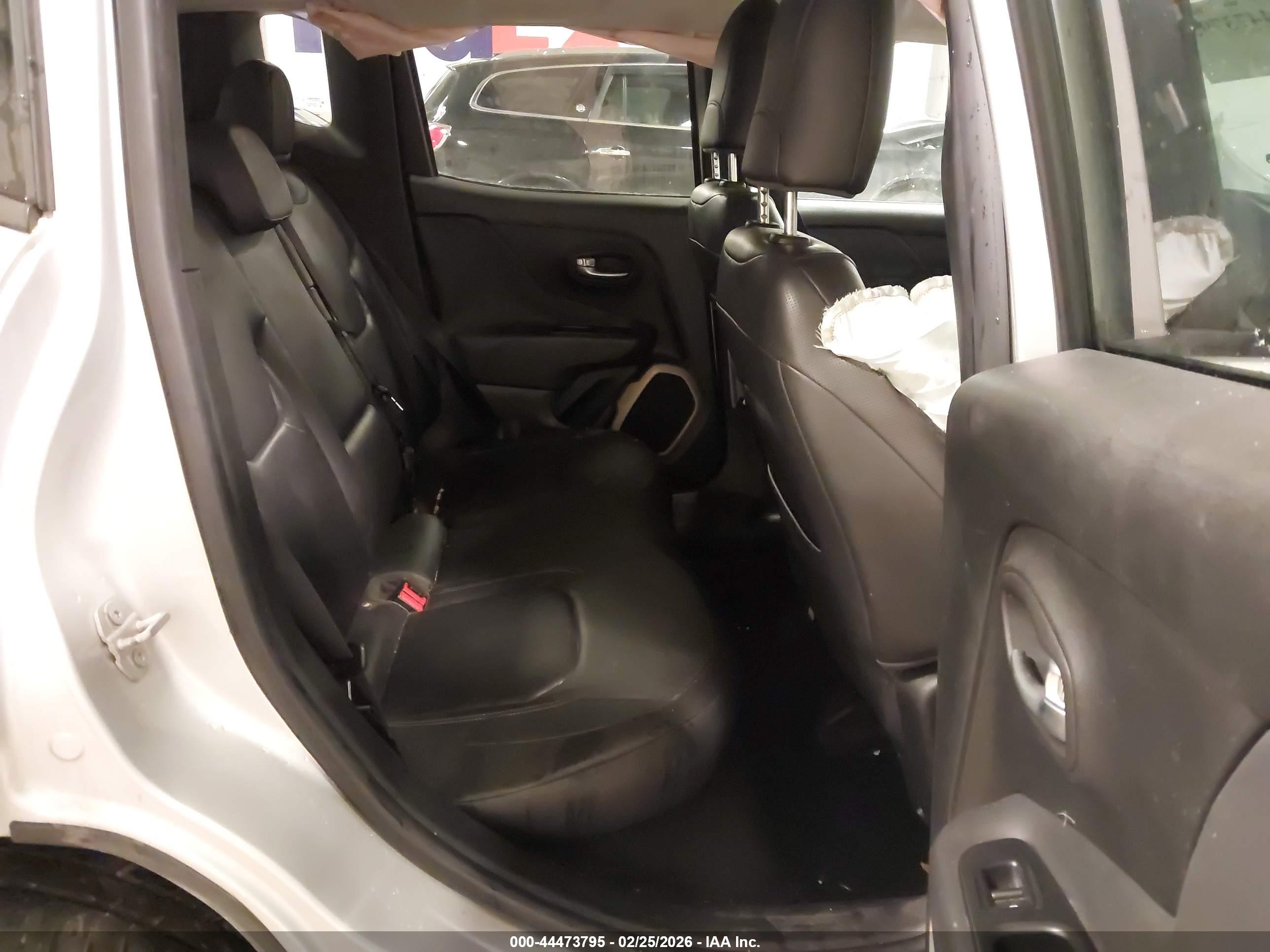 JEEP RENEGADE image 8