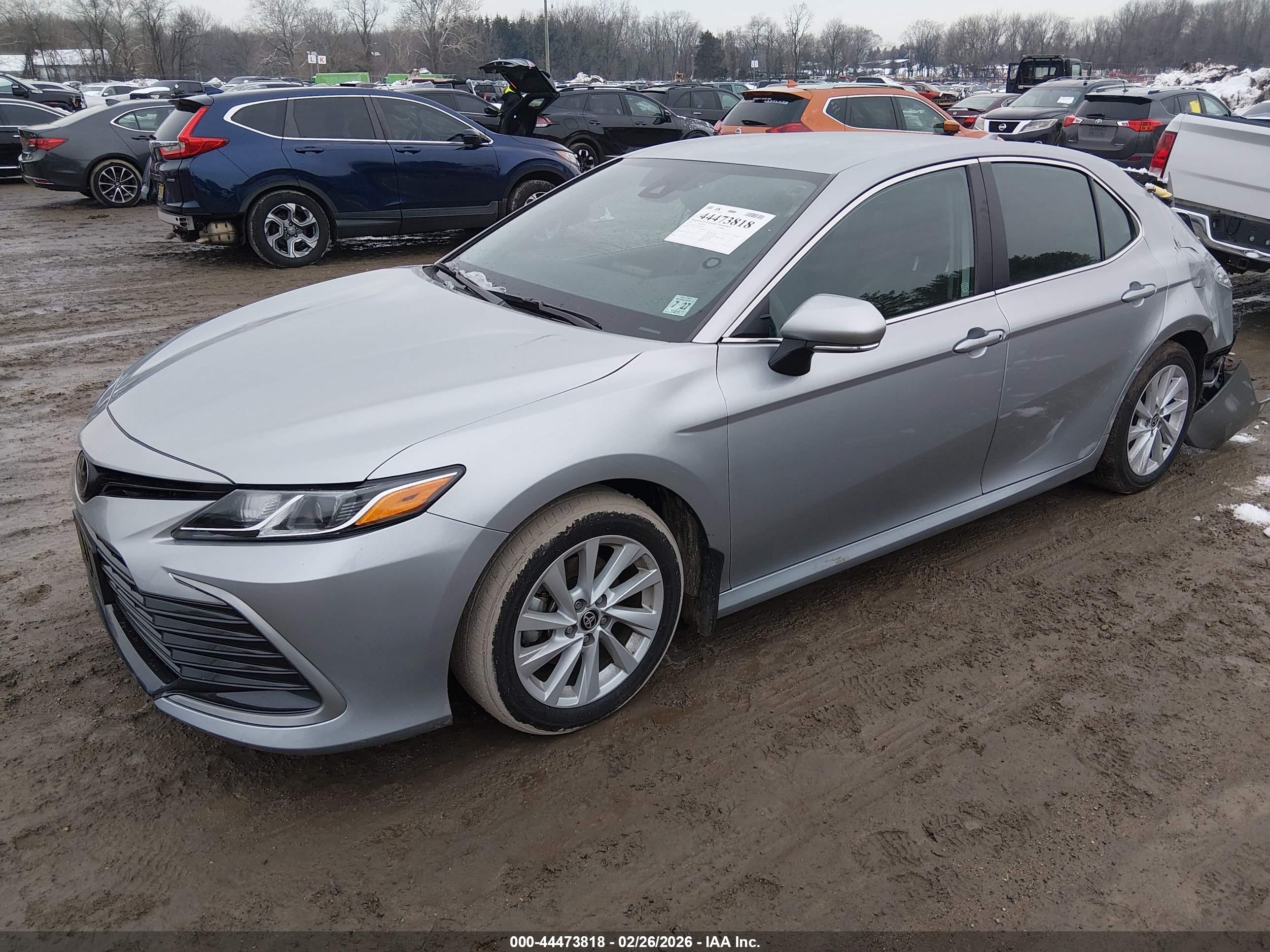 TOYOTA CAMRY image 2