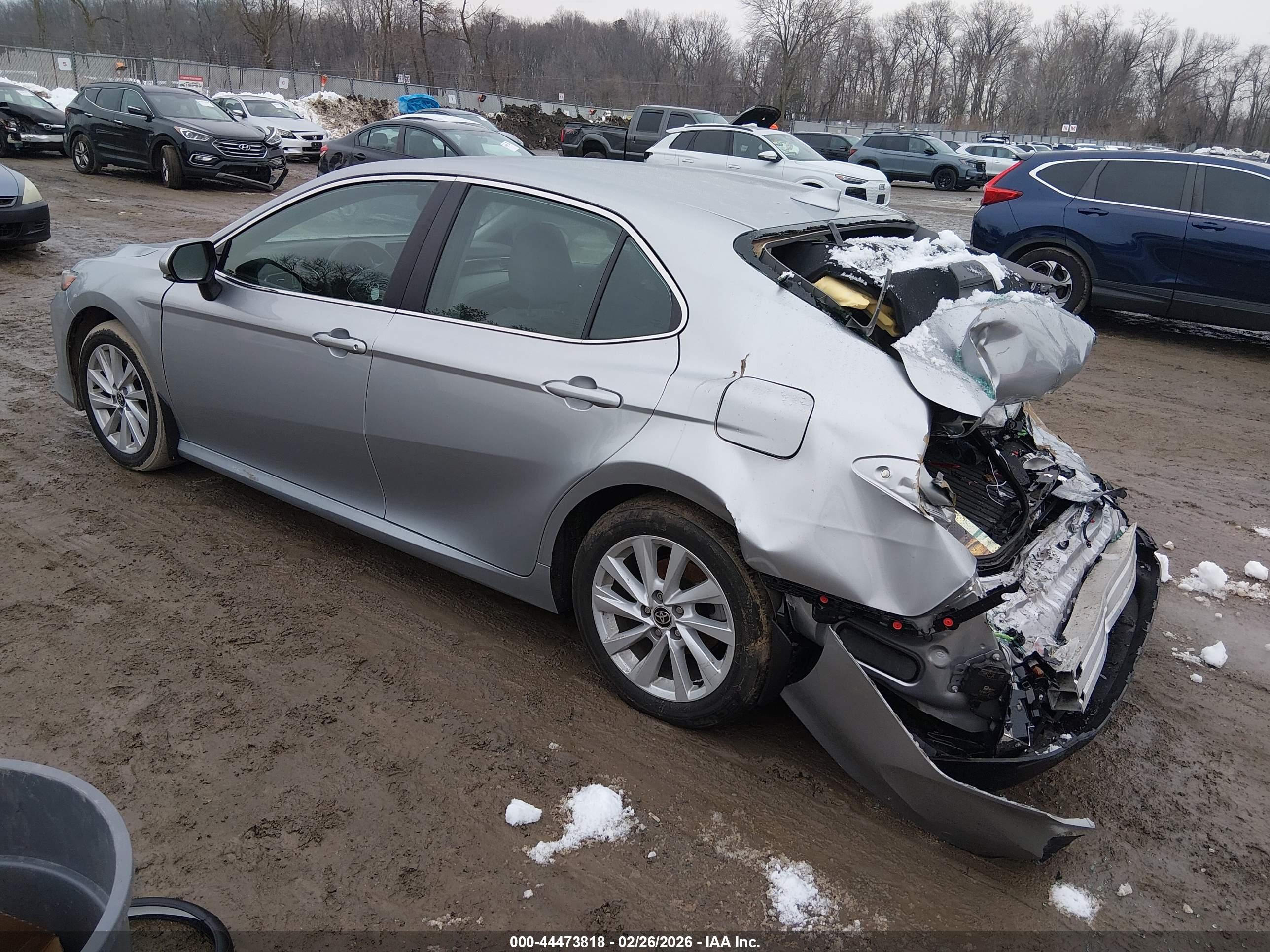 TOYOTA CAMRY image 3