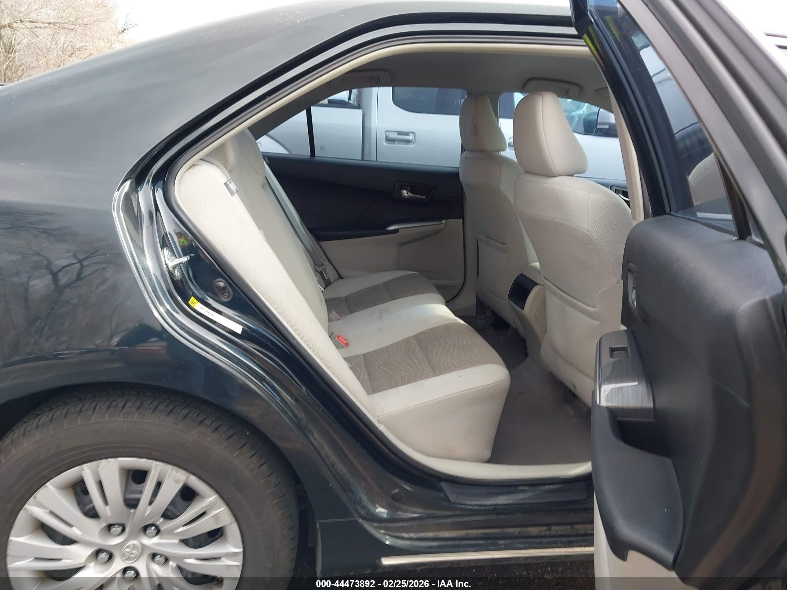 TOYOTA CAMRY image 8
