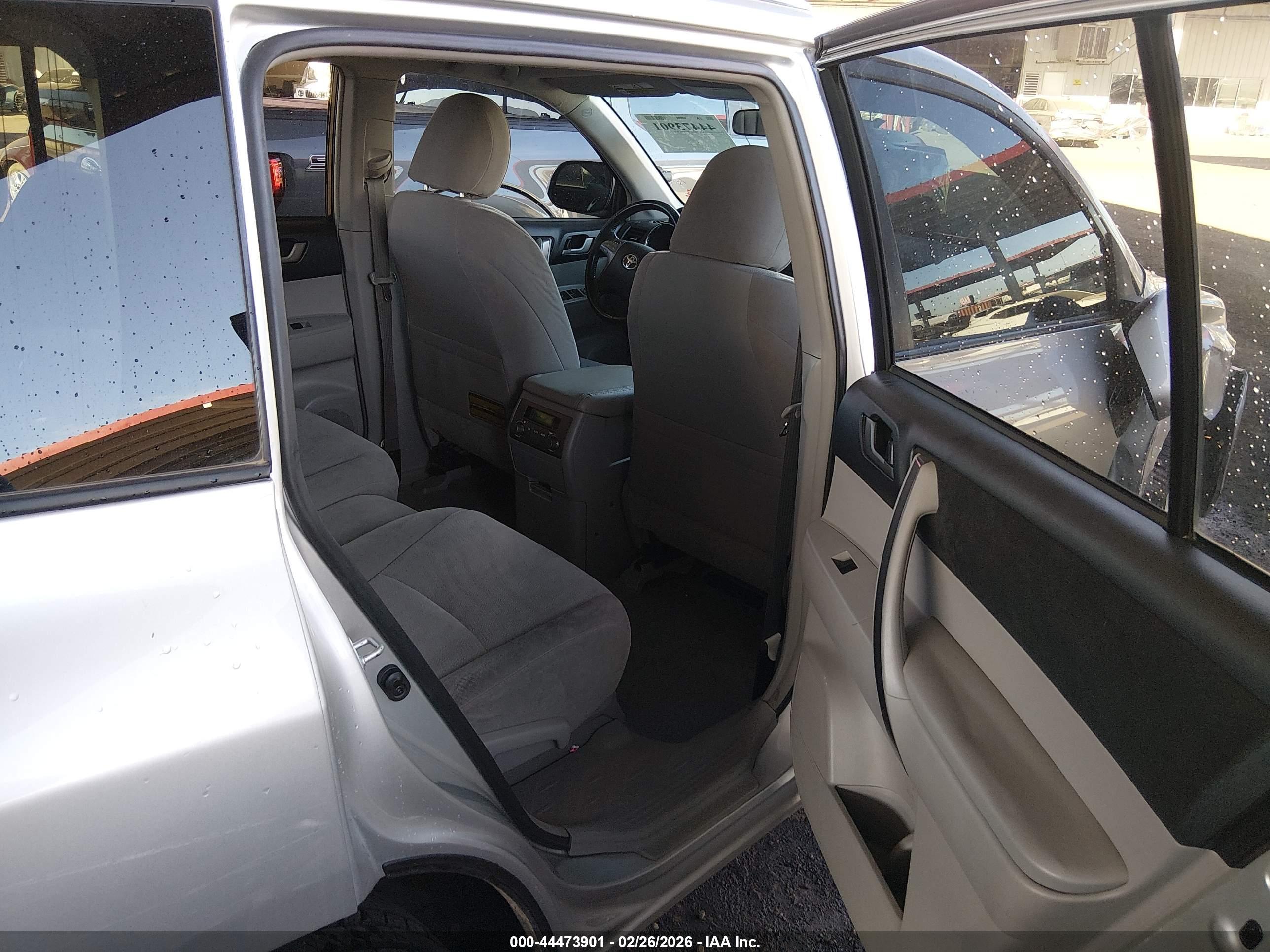 TOYOTA HIGHLANDER image 8
