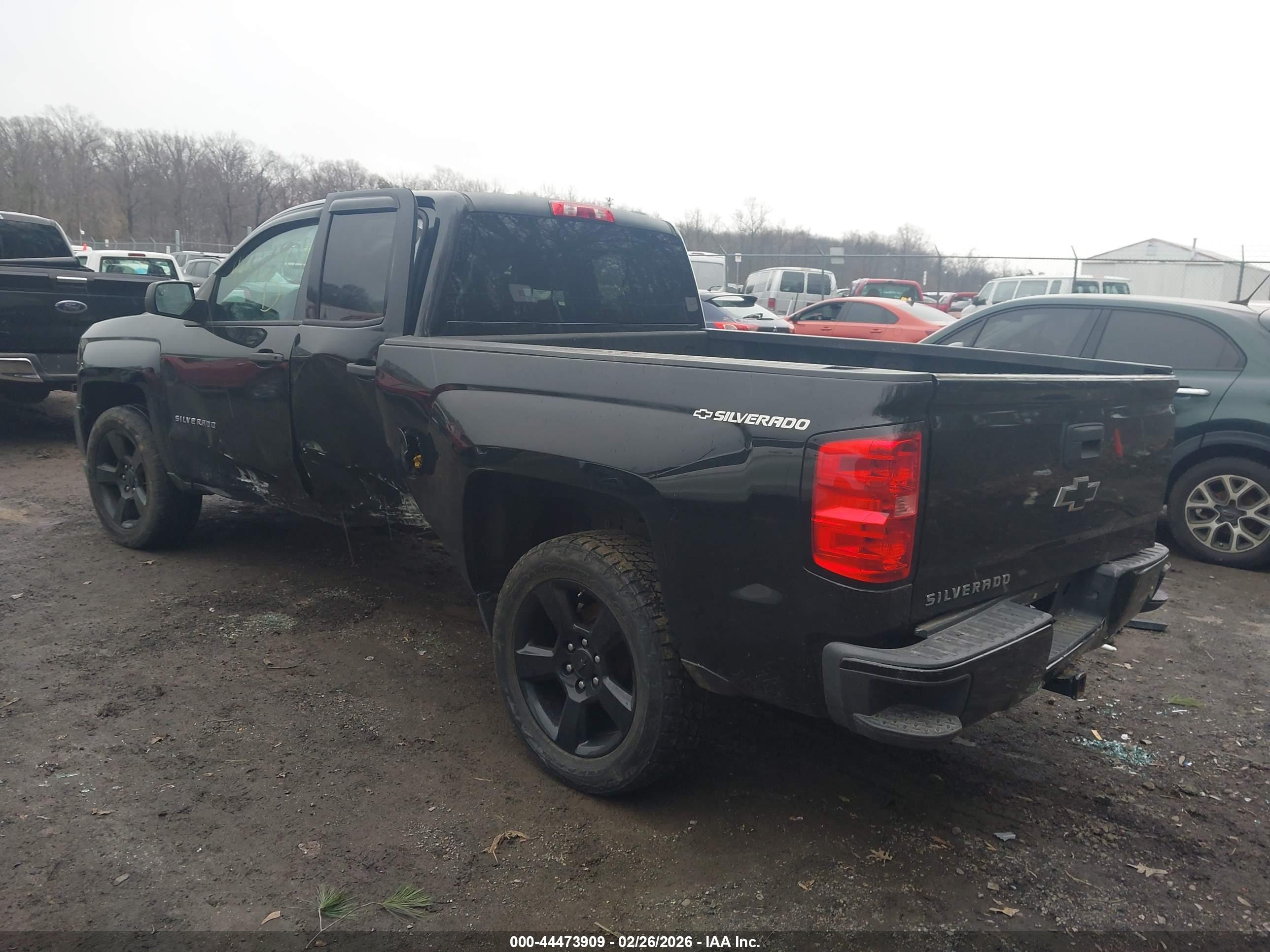 CHEVROLET SILVERADO image 3