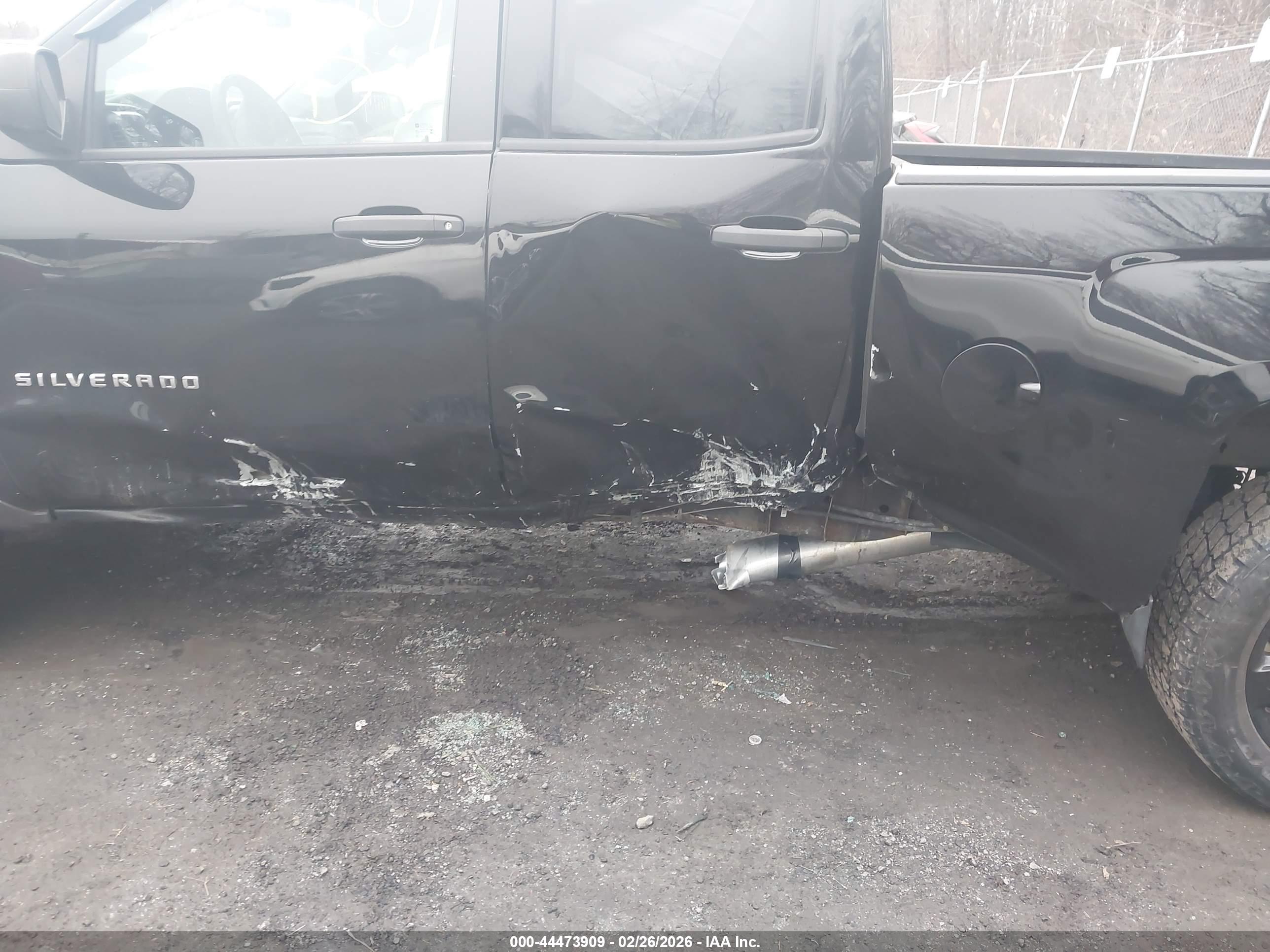 CHEVROLET SILVERADO image 6