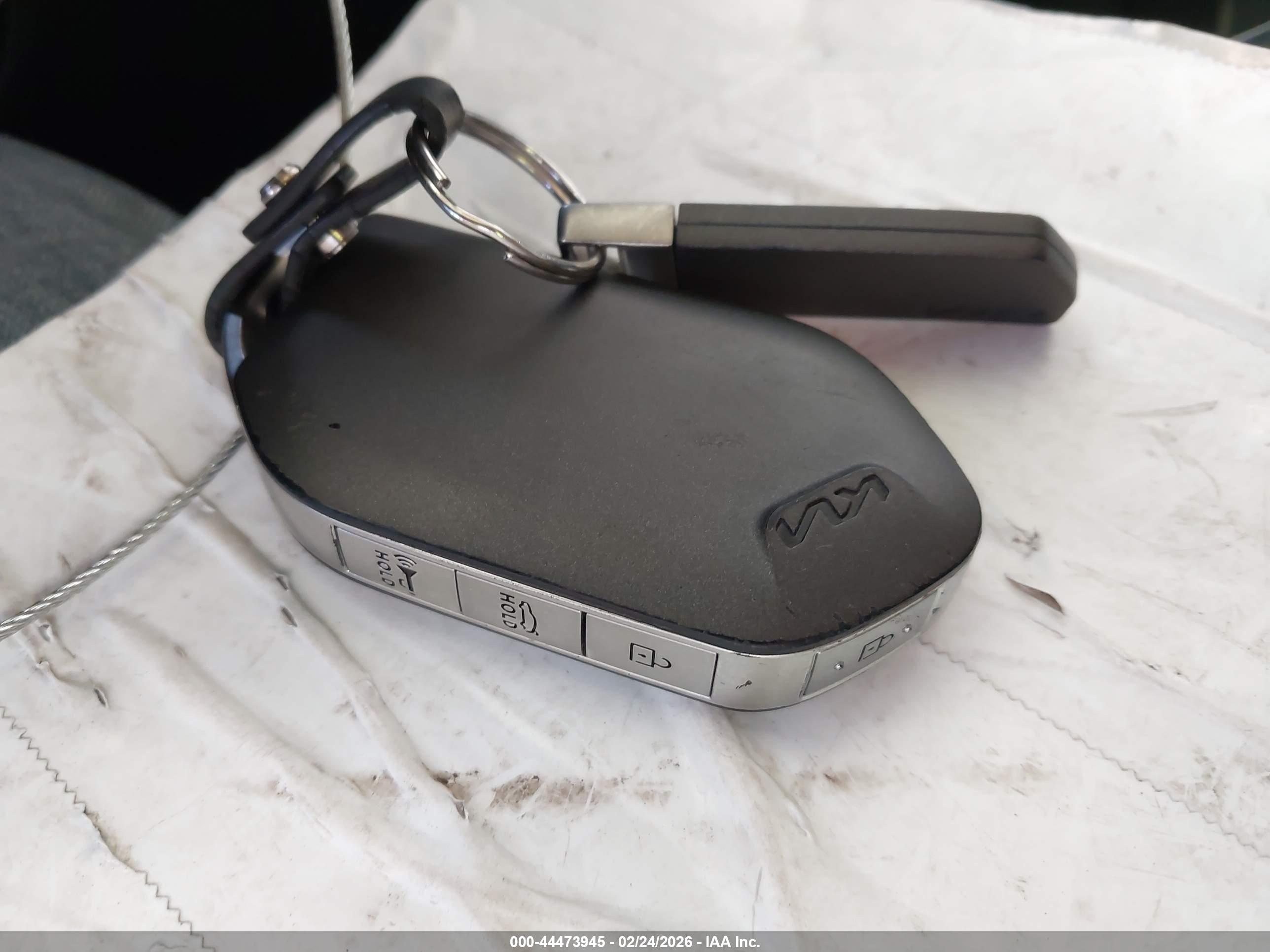 KIA K5 image 11