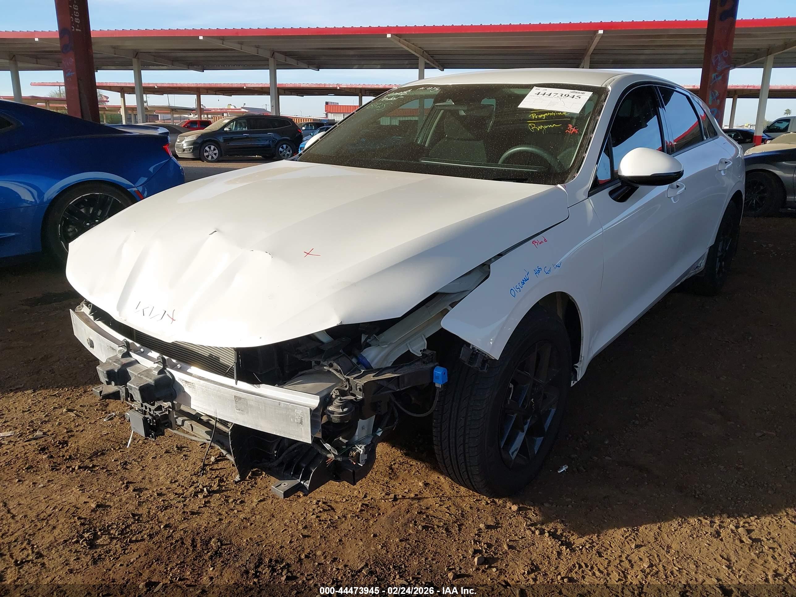 KIA K5 image 2