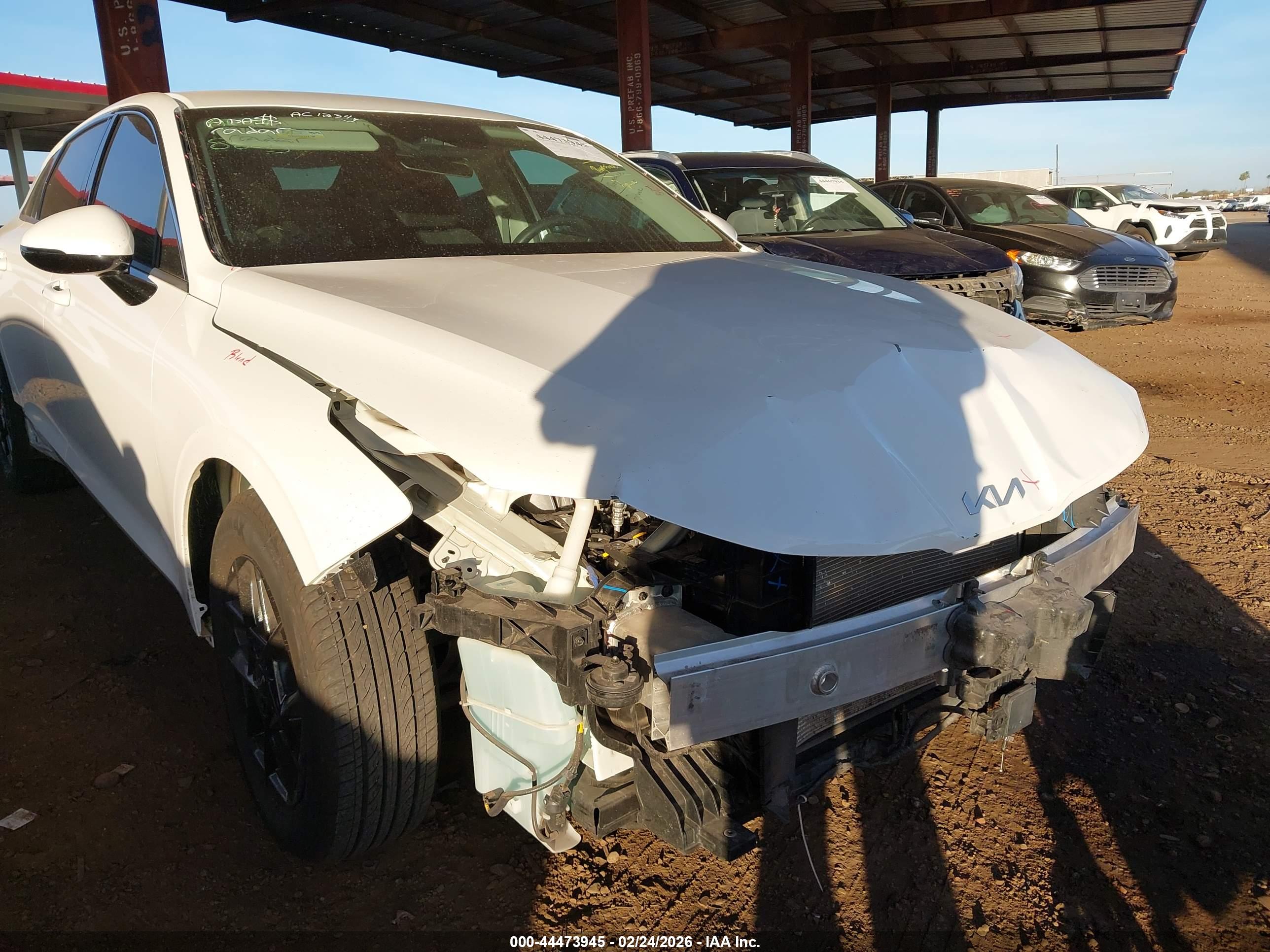 KIA K5 image 6