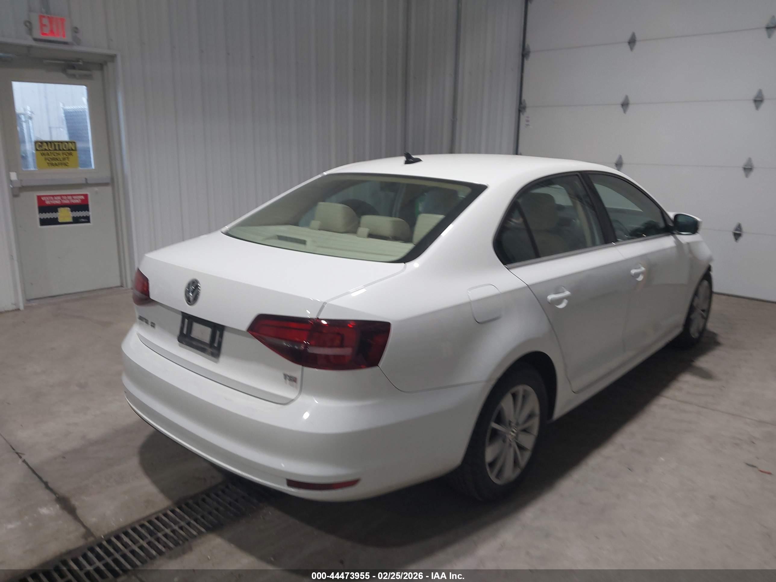 VOLKSWAGEN JETTA image 4