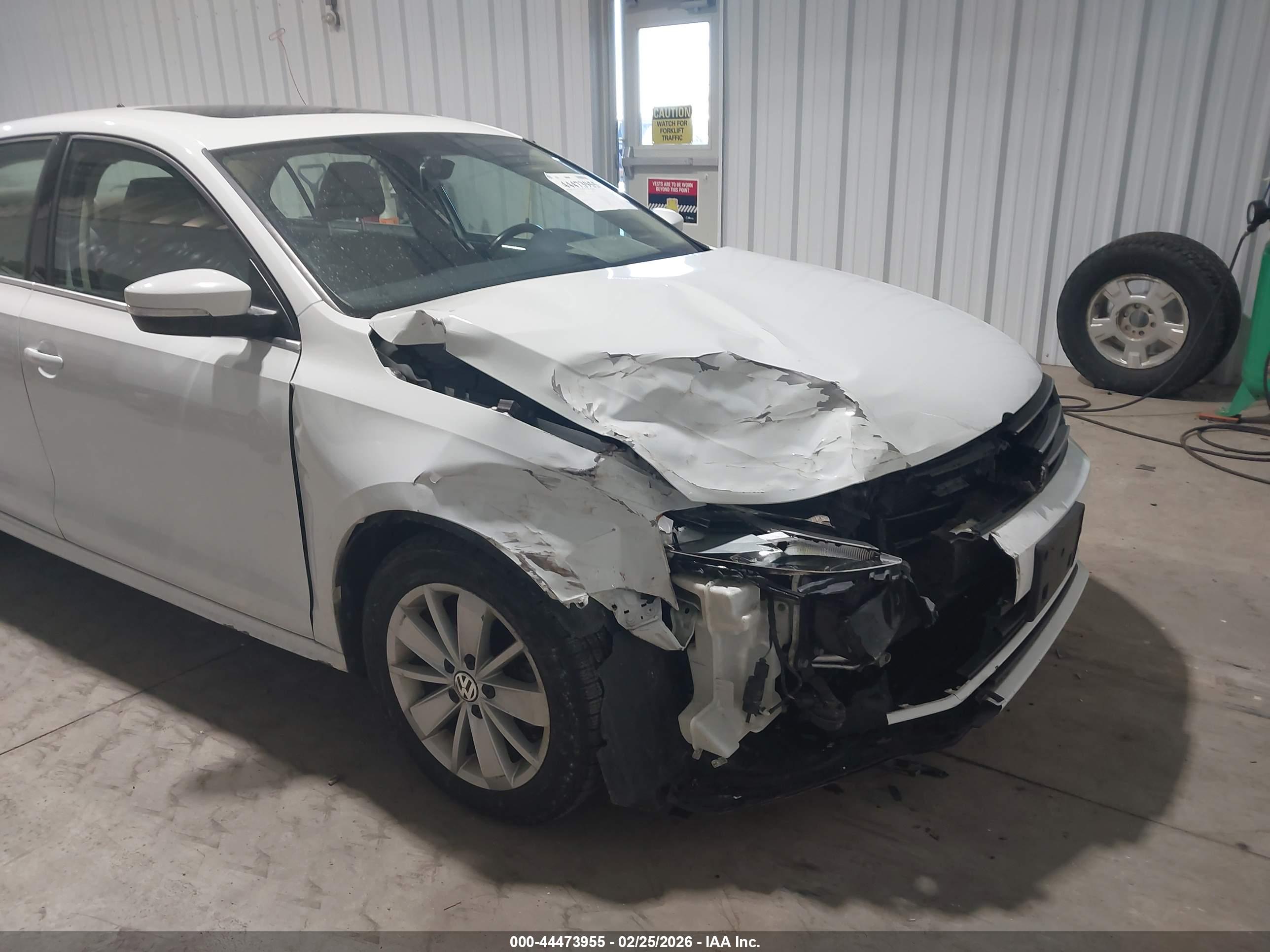 VOLKSWAGEN JETTA image 6