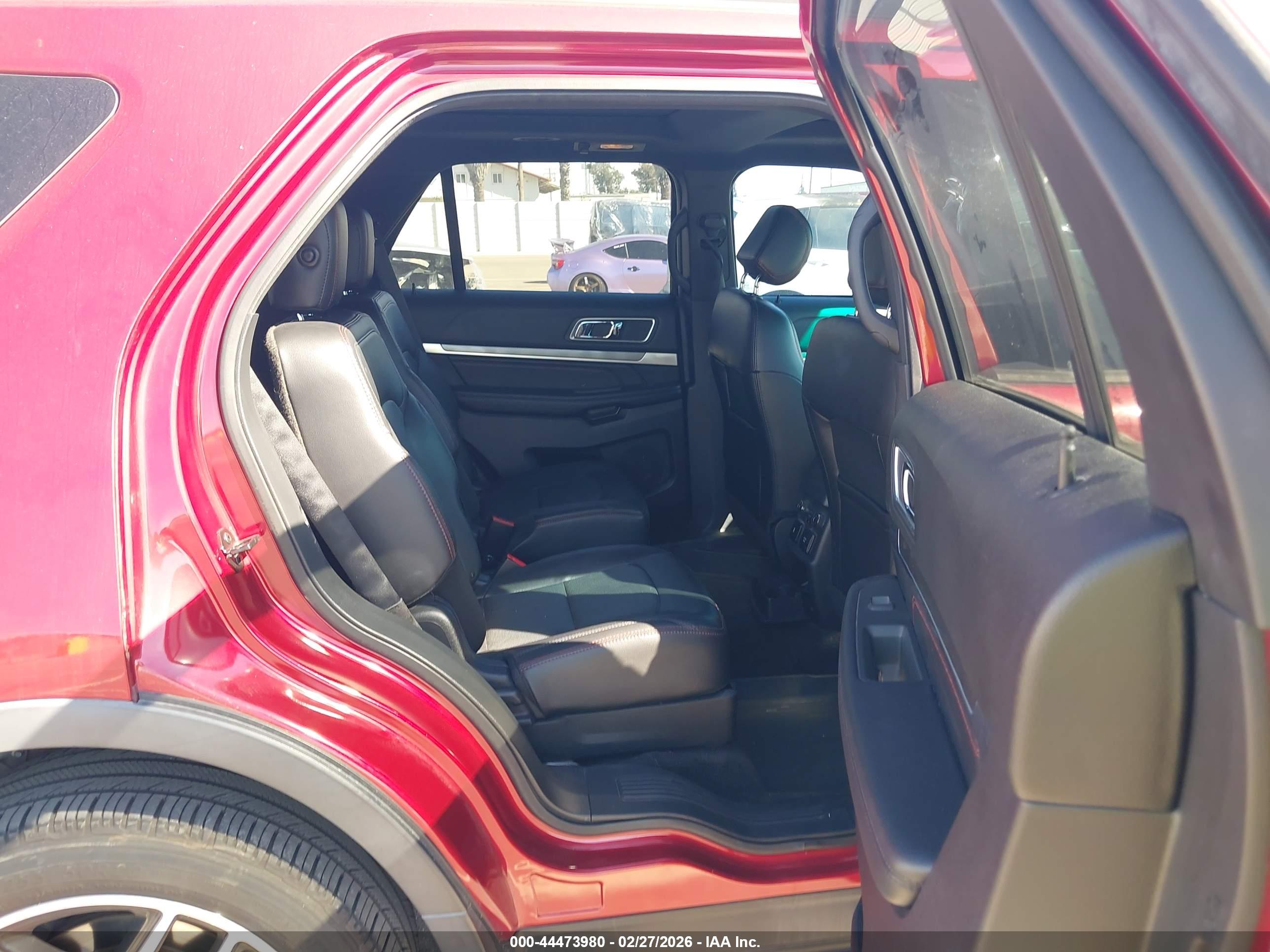 FORD EXPLORER image 8