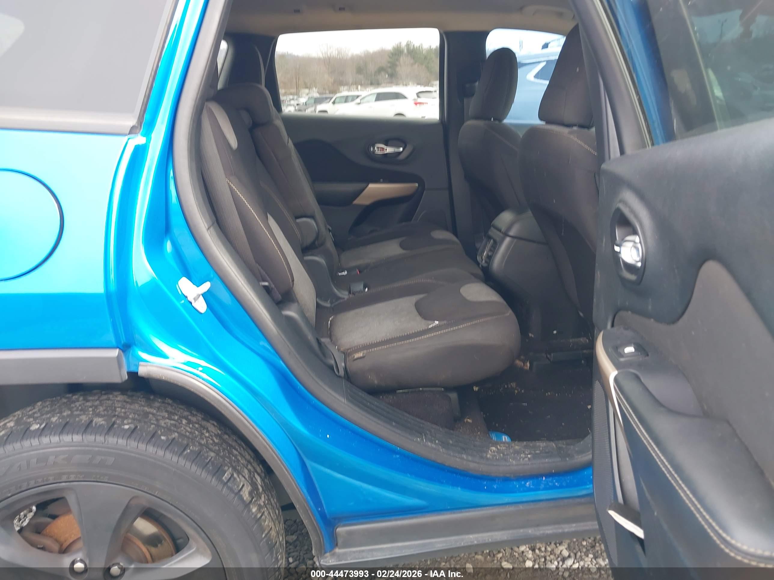 JEEP CHEROKEE image 8