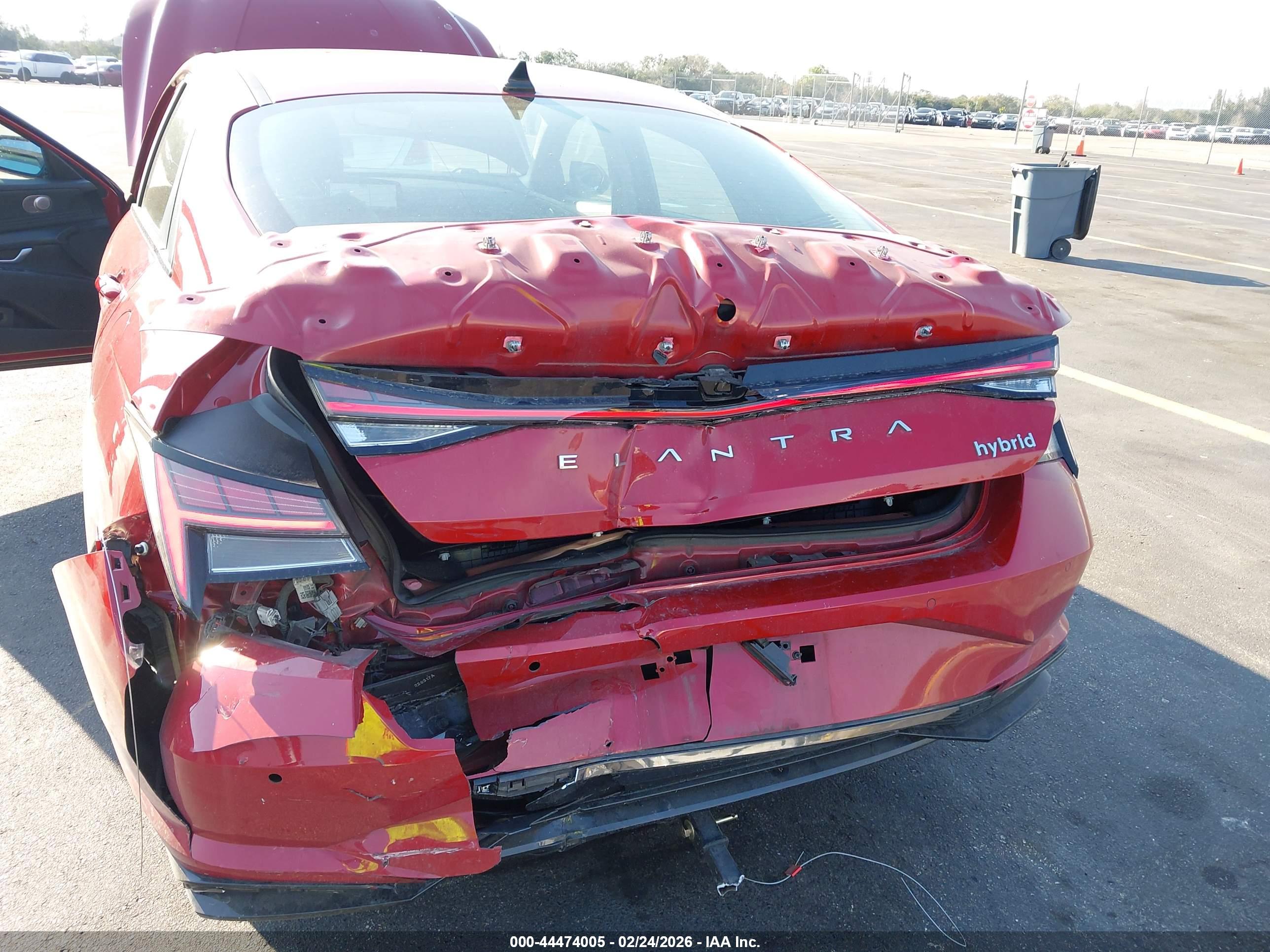 HYUNDAI ELANTRA image 6