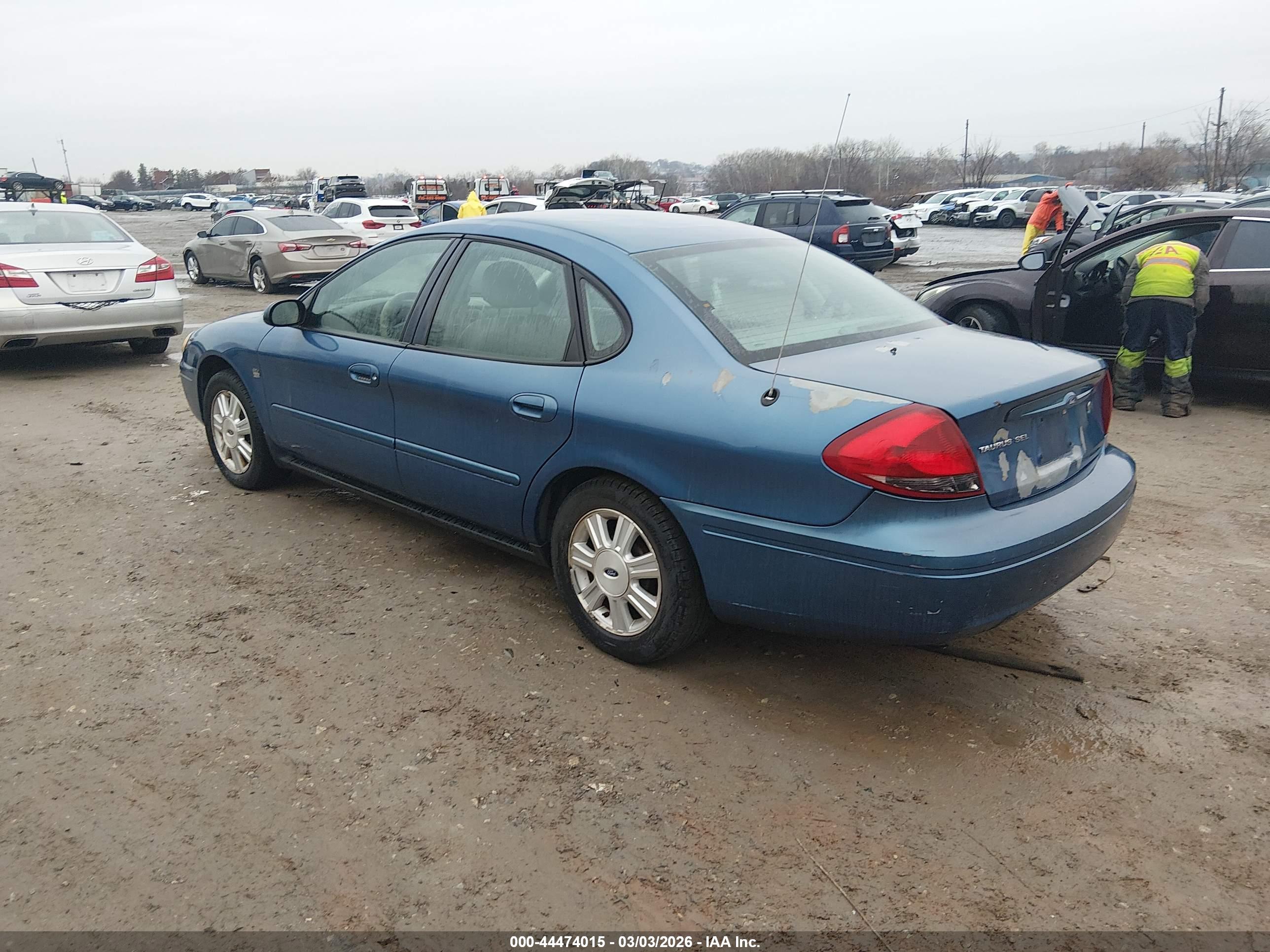 FORD TAURUS image 3