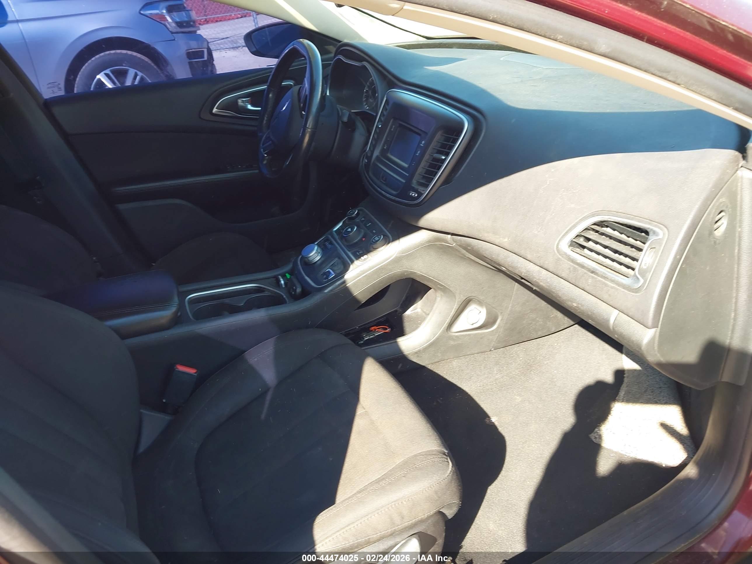 CHRYSLER 200 image 5