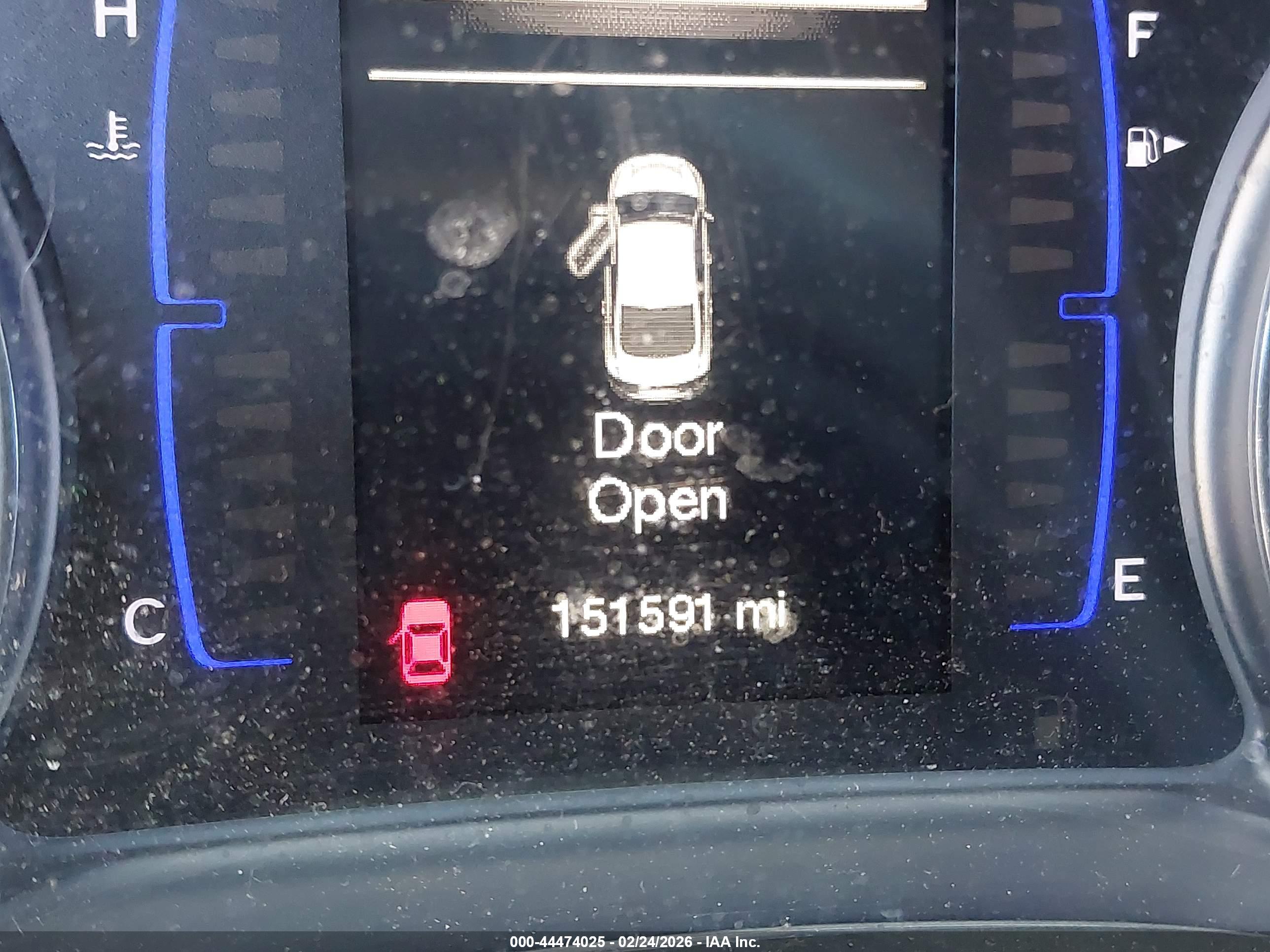 CHRYSLER 200 image 7