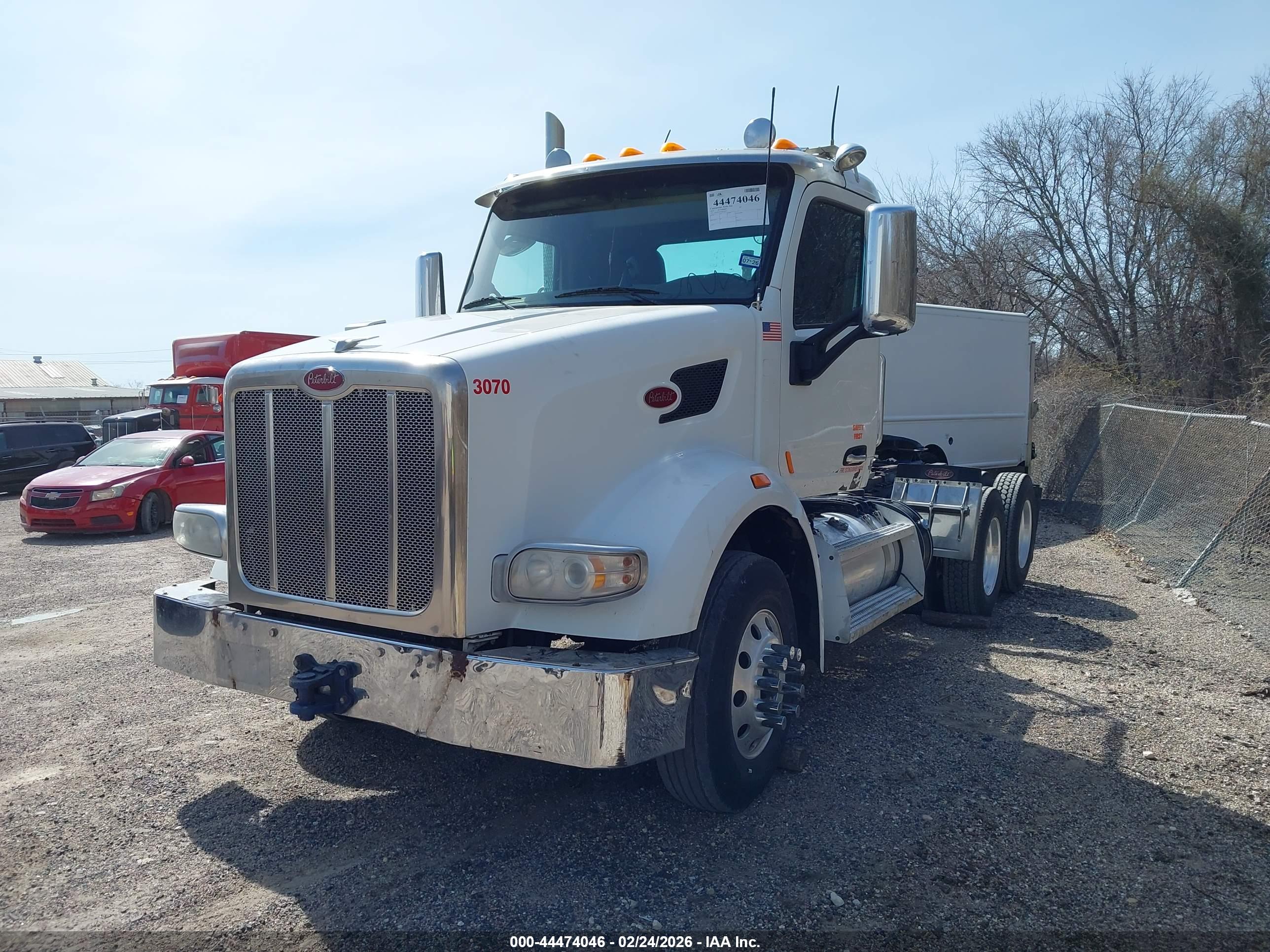 PETERBILT 567 image 2
