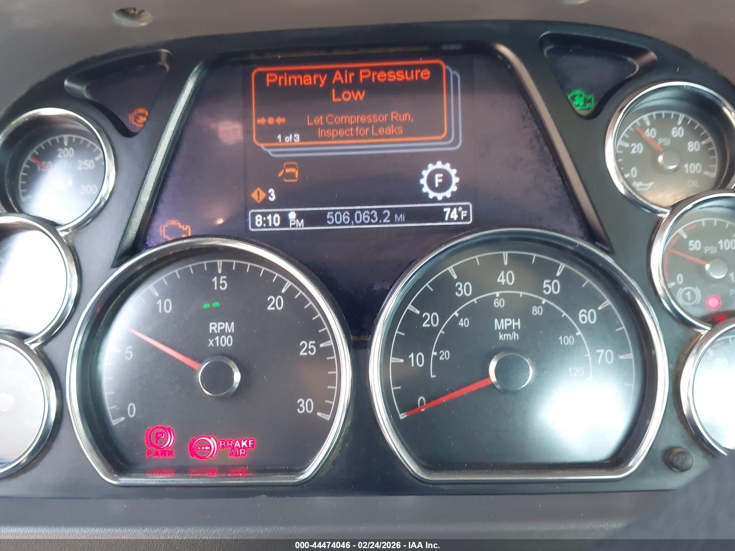 PETERBILT 567 image 6