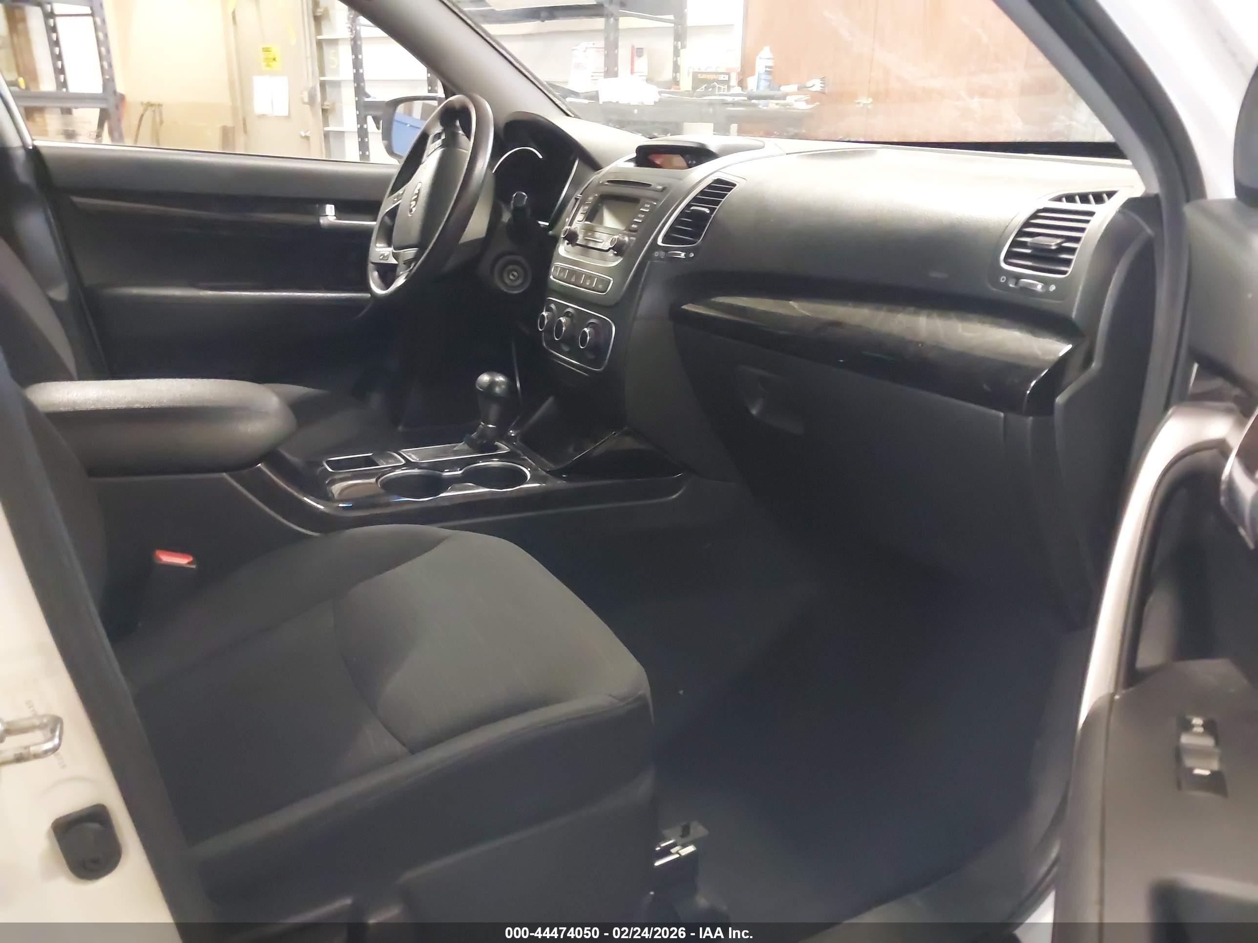 KIA SORENTO image 5