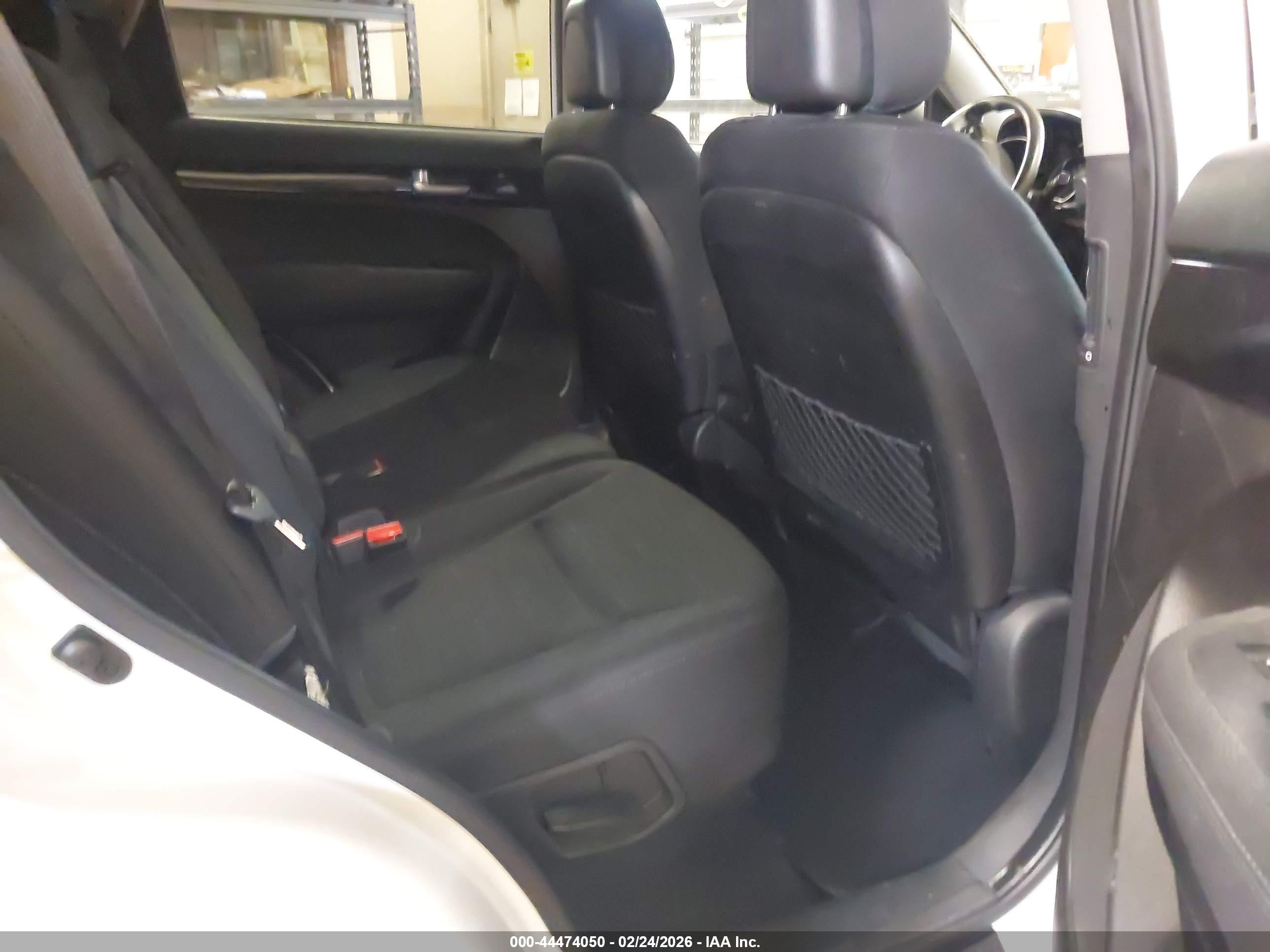 KIA SORENTO image 8