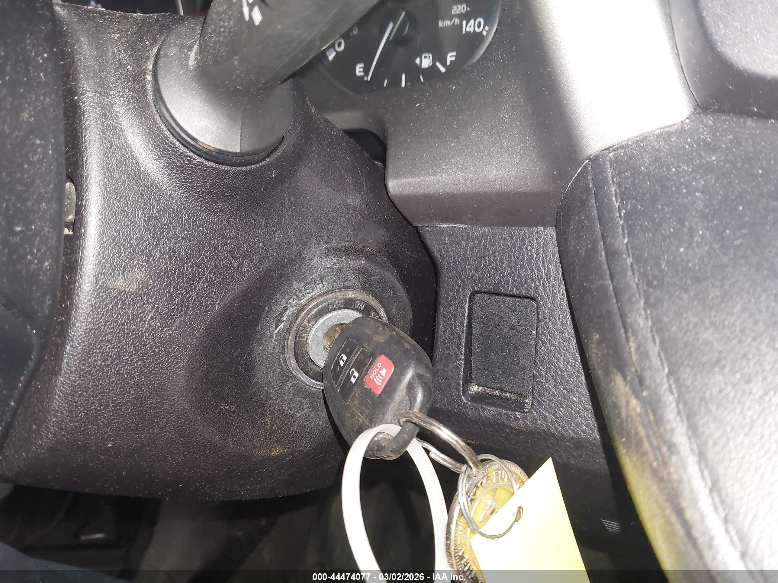 TOYOTA RAV4 image 11