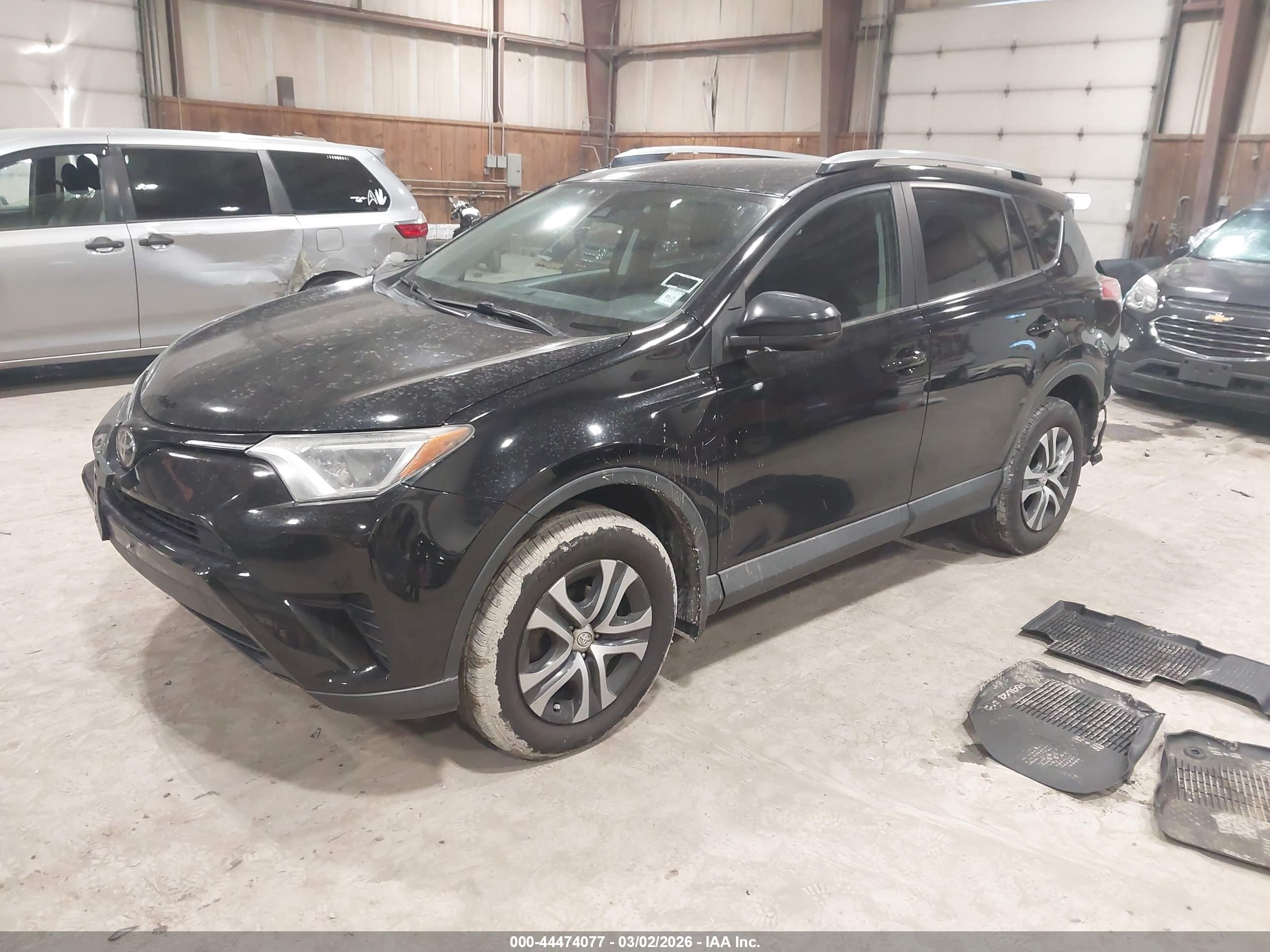 TOYOTA RAV4 image 2