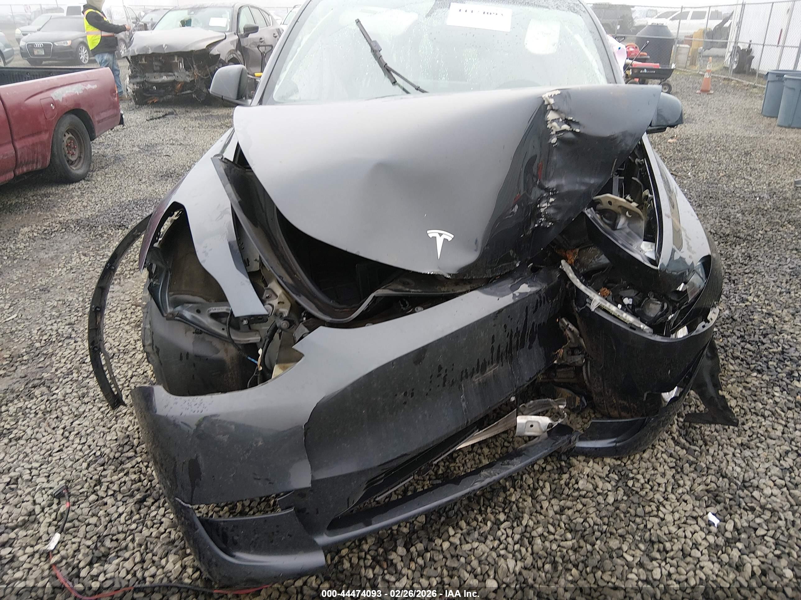 TESLA MODEL image 6