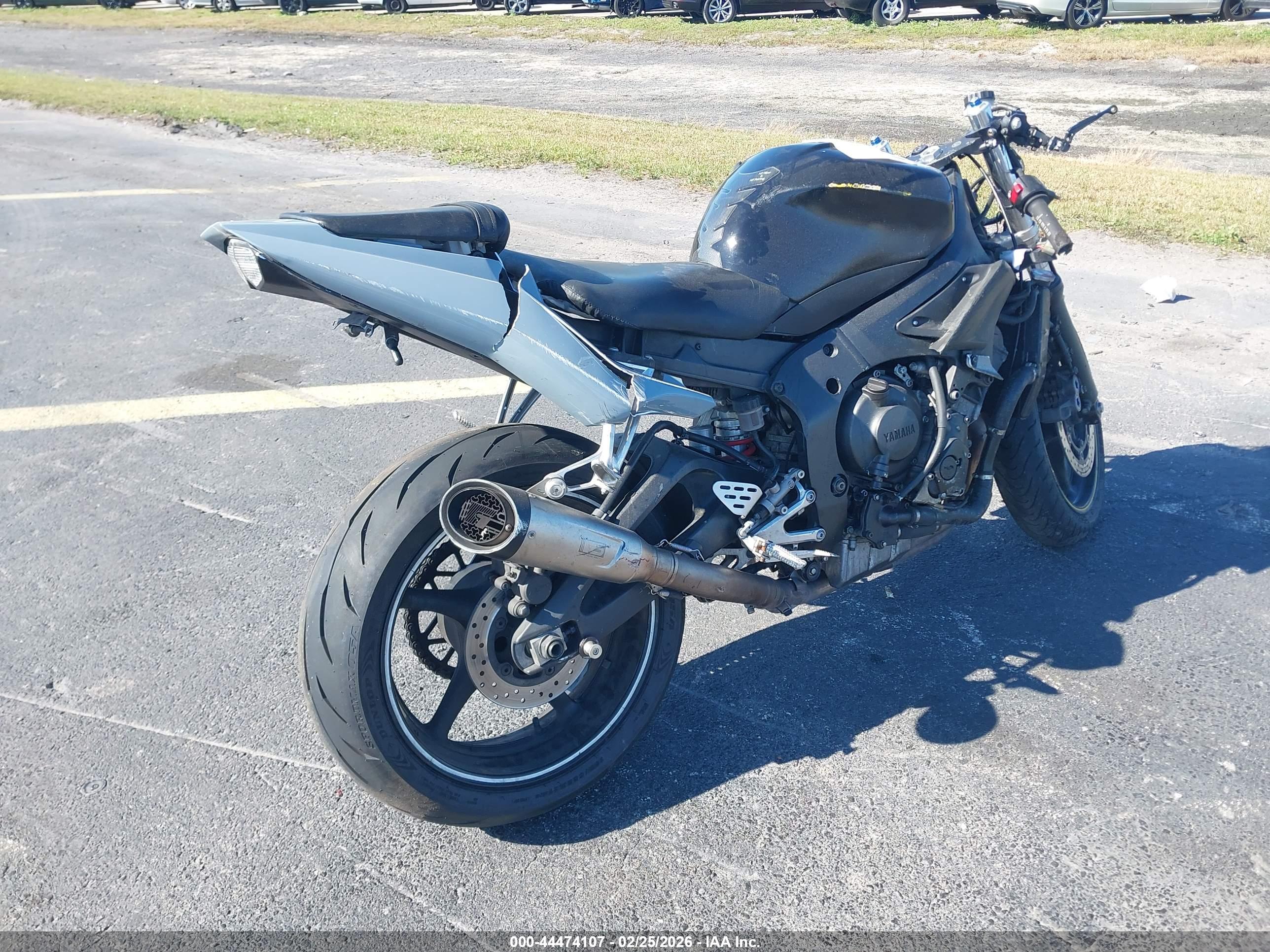 YAMAHA YZFR6 image 4