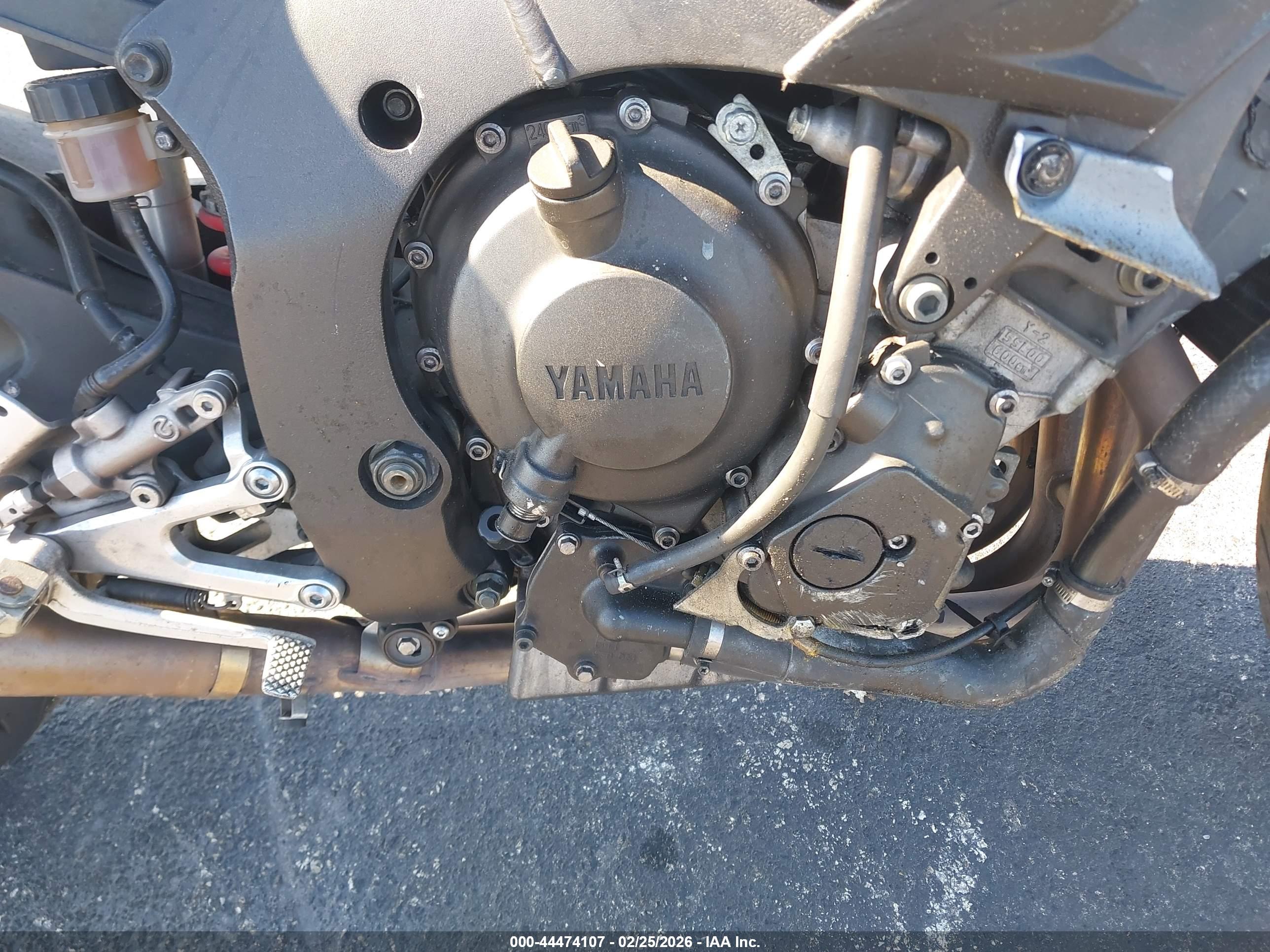 YAMAHA YZFR6 image 8