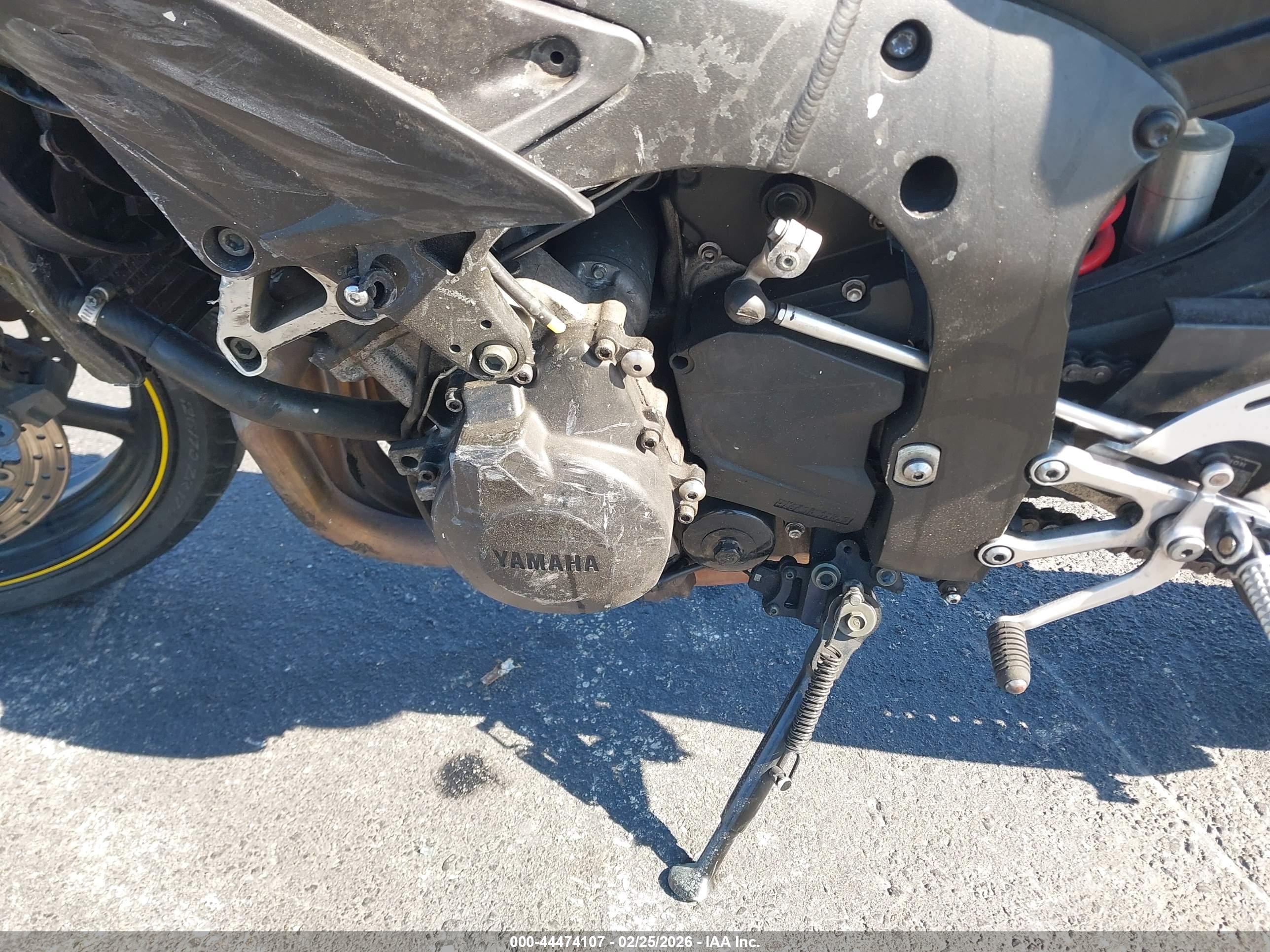 YAMAHA YZFR6 image 9