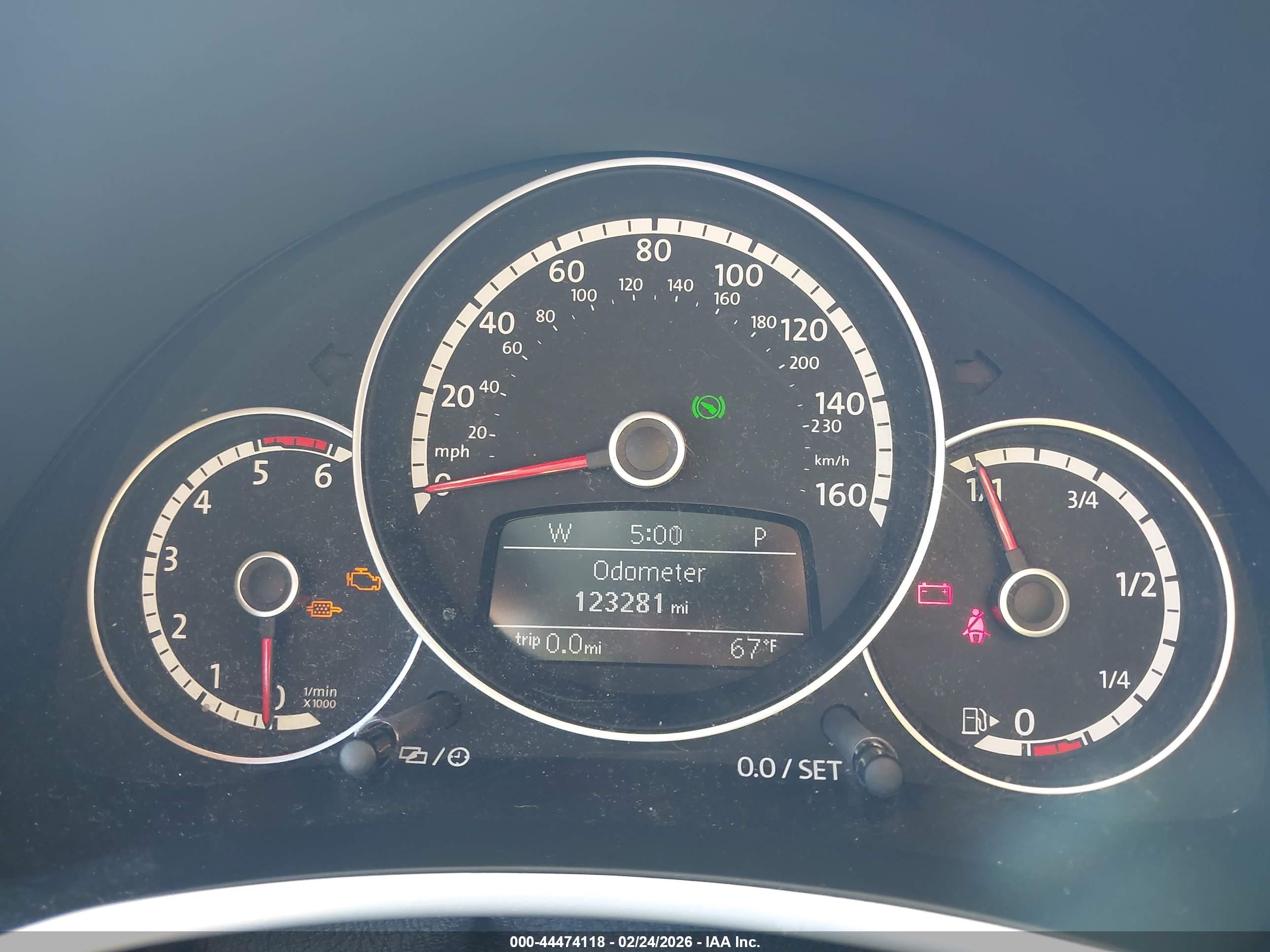VOLKSWAGEN BEETLE image 7