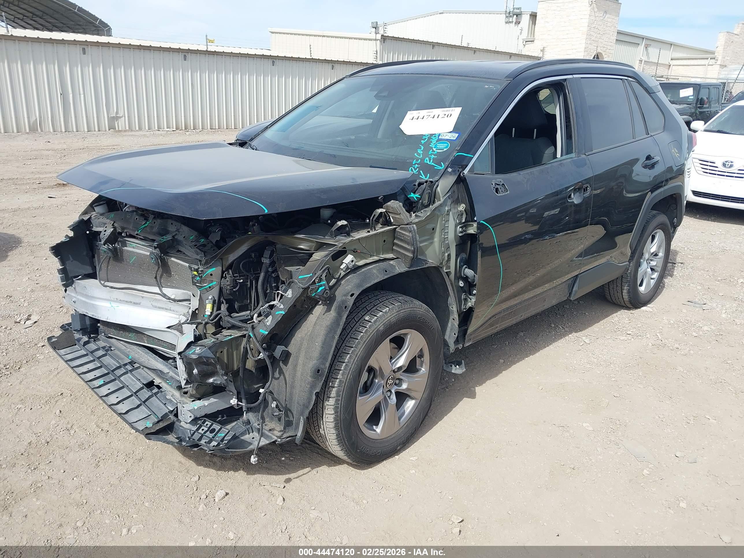 TOYOTA RAV4 image 2